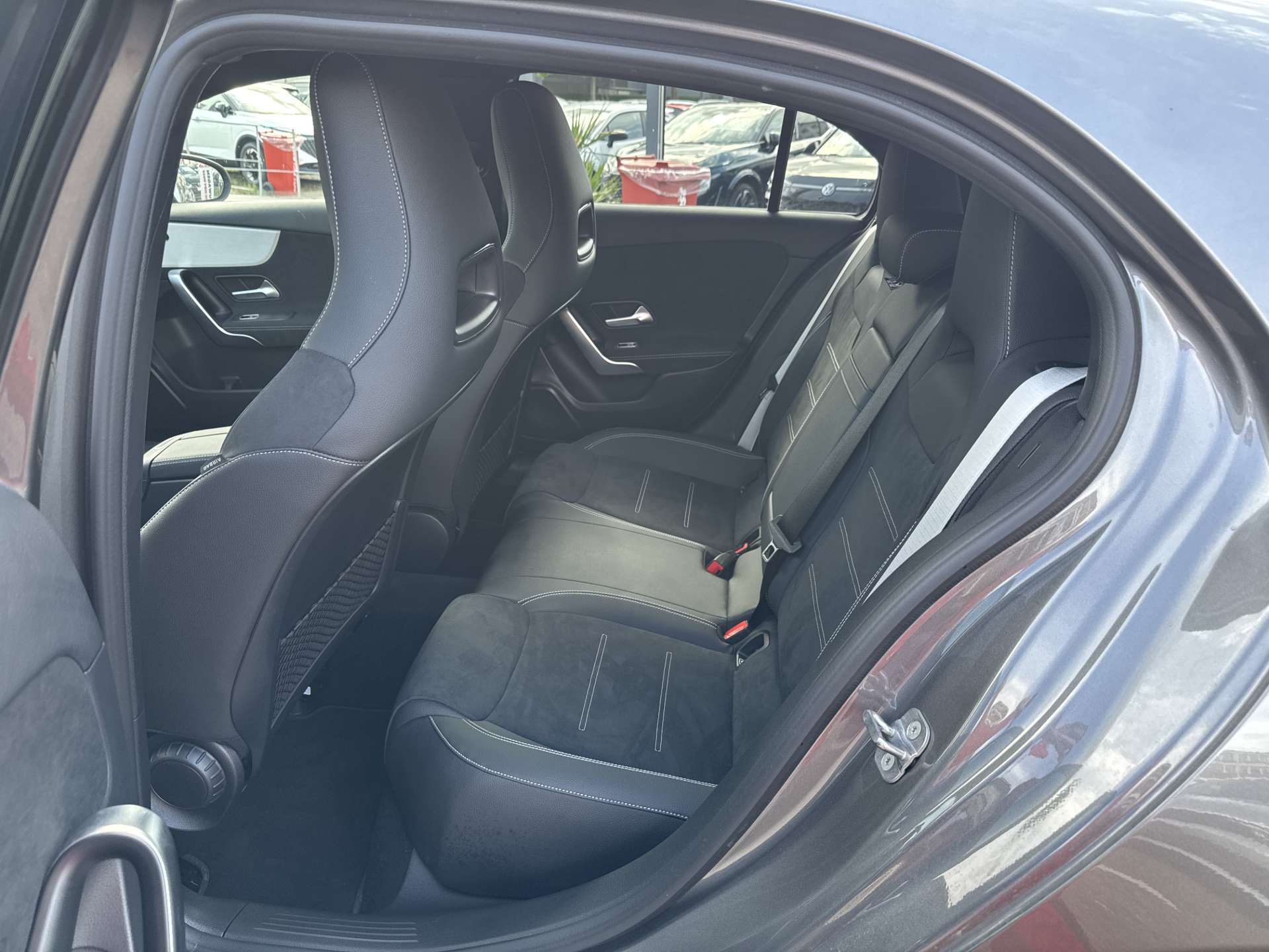MERCEDES-BENZ A 200 AMG-Line Advanced Plus DCT-Automat-image-6