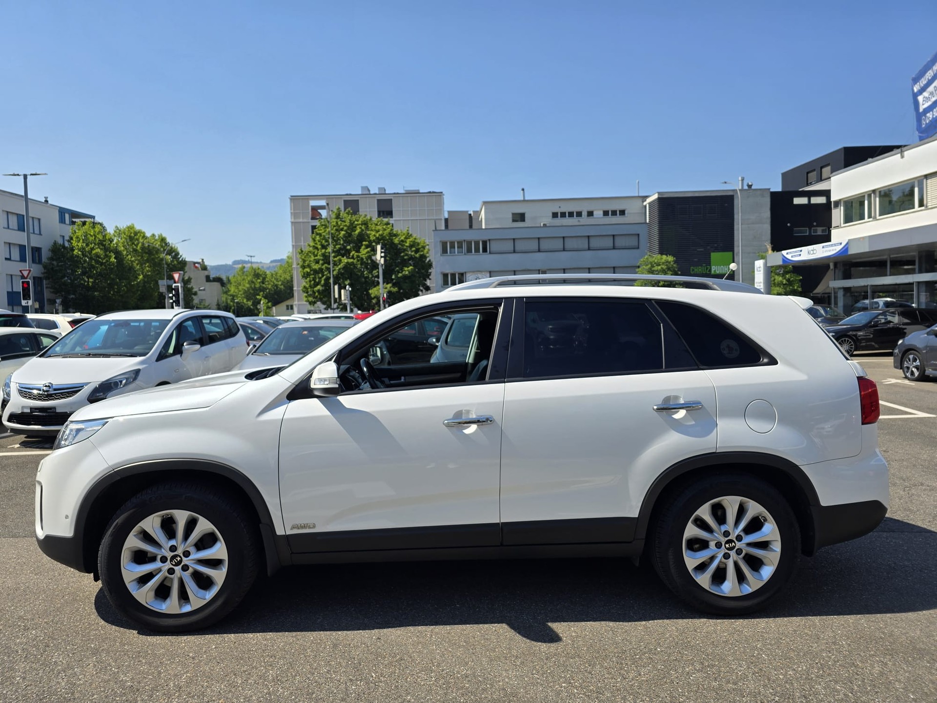 KIA Sorento 2.2 CRDI LX Automatic-image-7