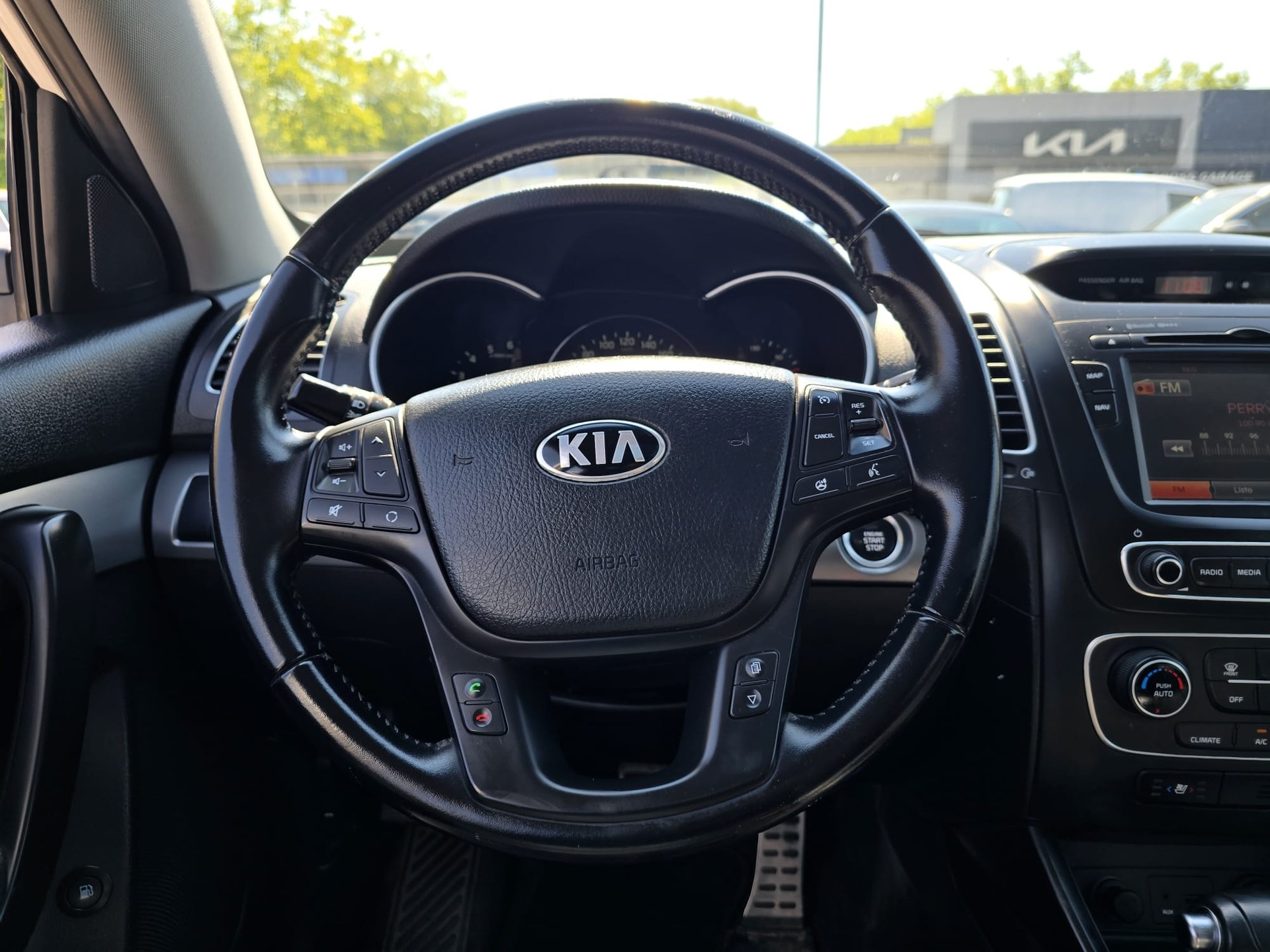 KIA Sorento 2.2 CRDI LX Automatic-image-15