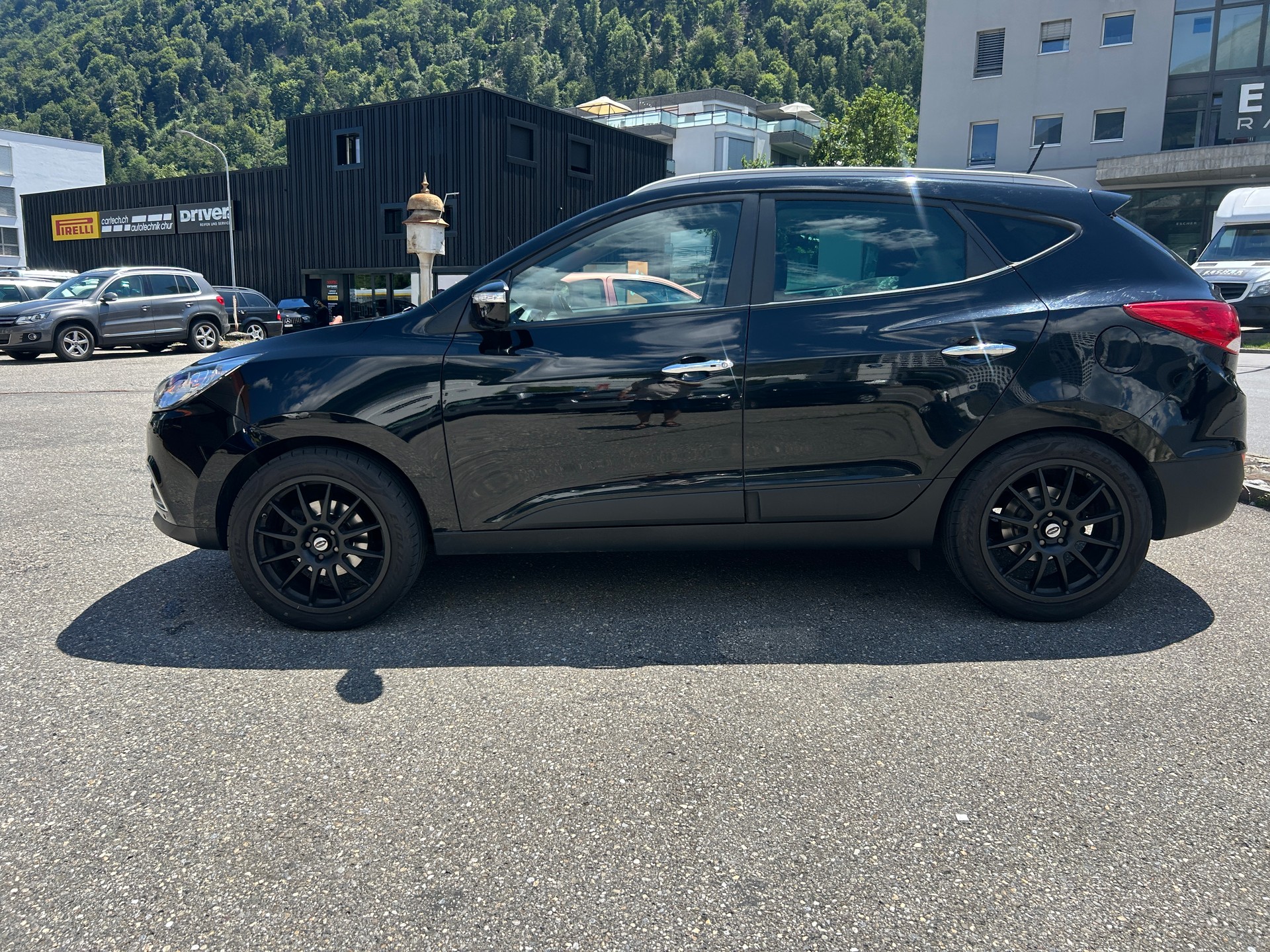 HYUNDAI iX 35 2.0 Premium 4WD-image-2