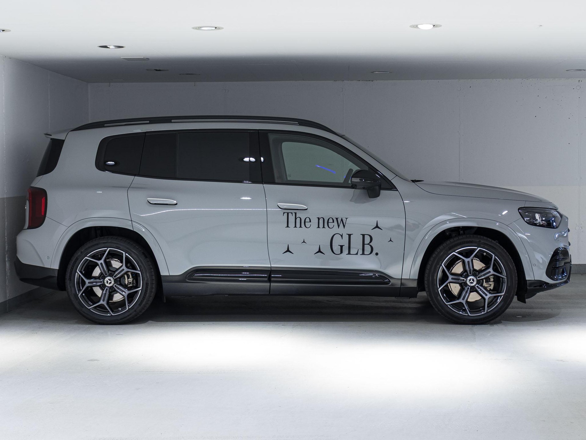 MERCEDES-BENZ GLB 220 4MATIC-image-1