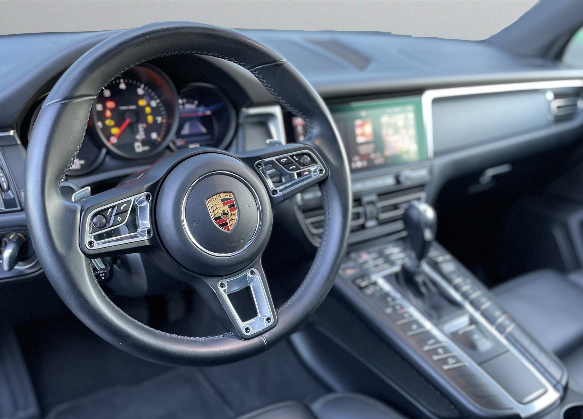 PORSCHE Macan PDK-image-9