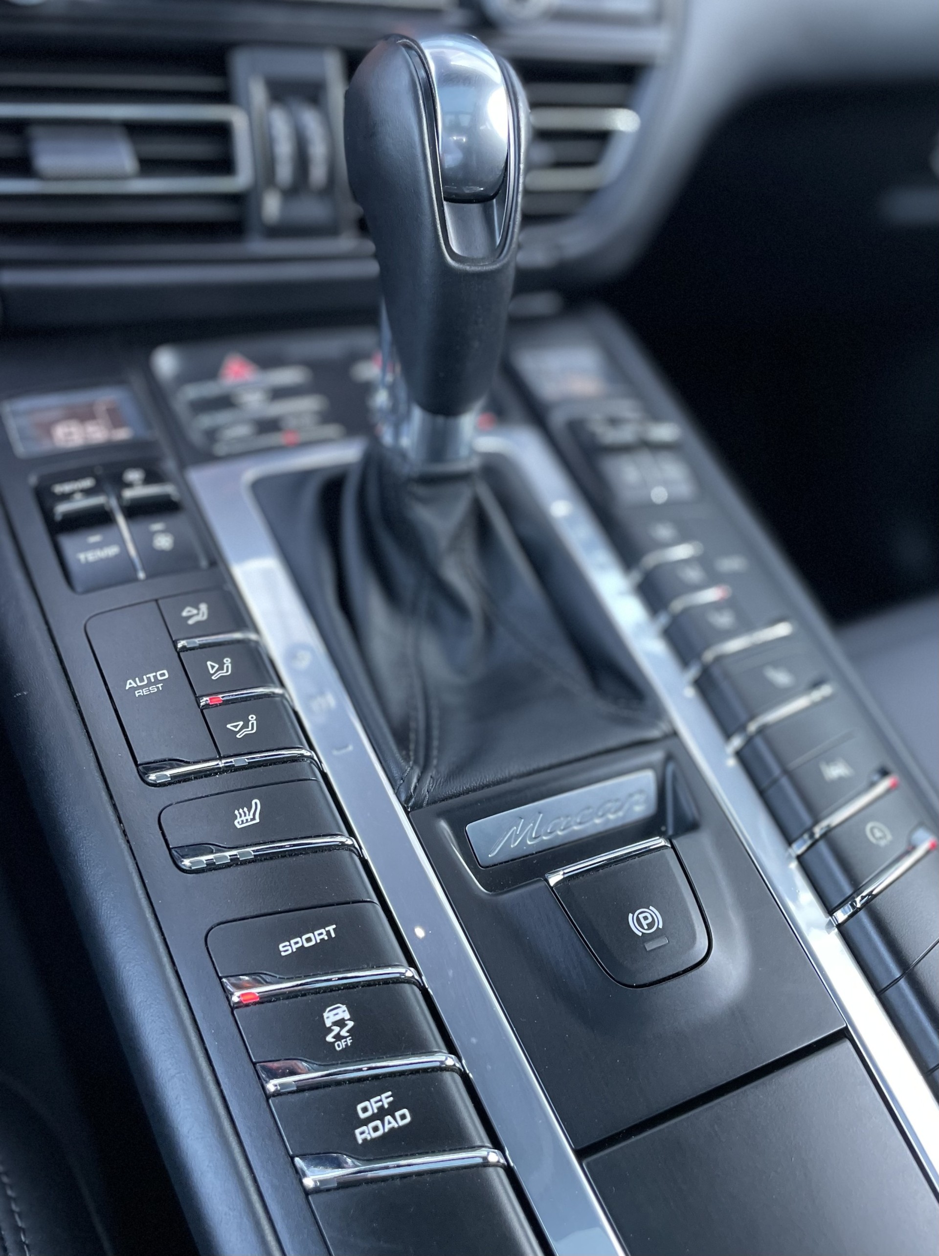 PORSCHE Macan PDK-image-13