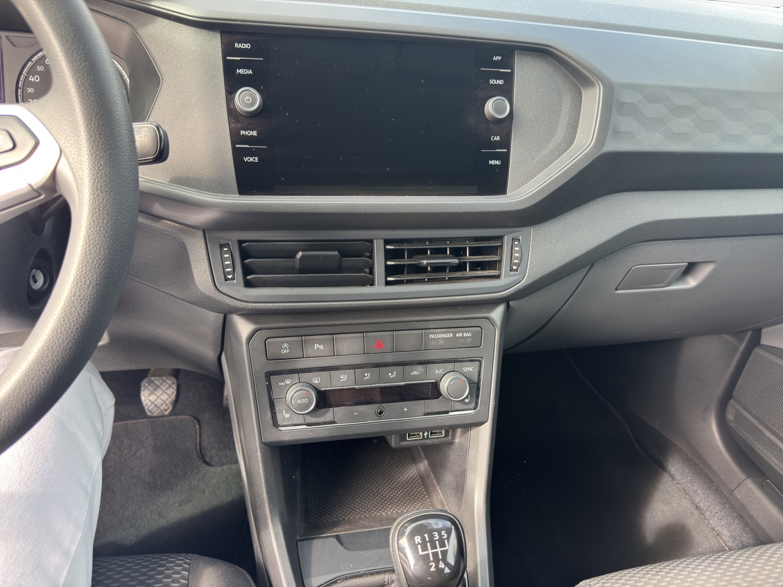 VW T-Cross 1.0 TSI-image-10