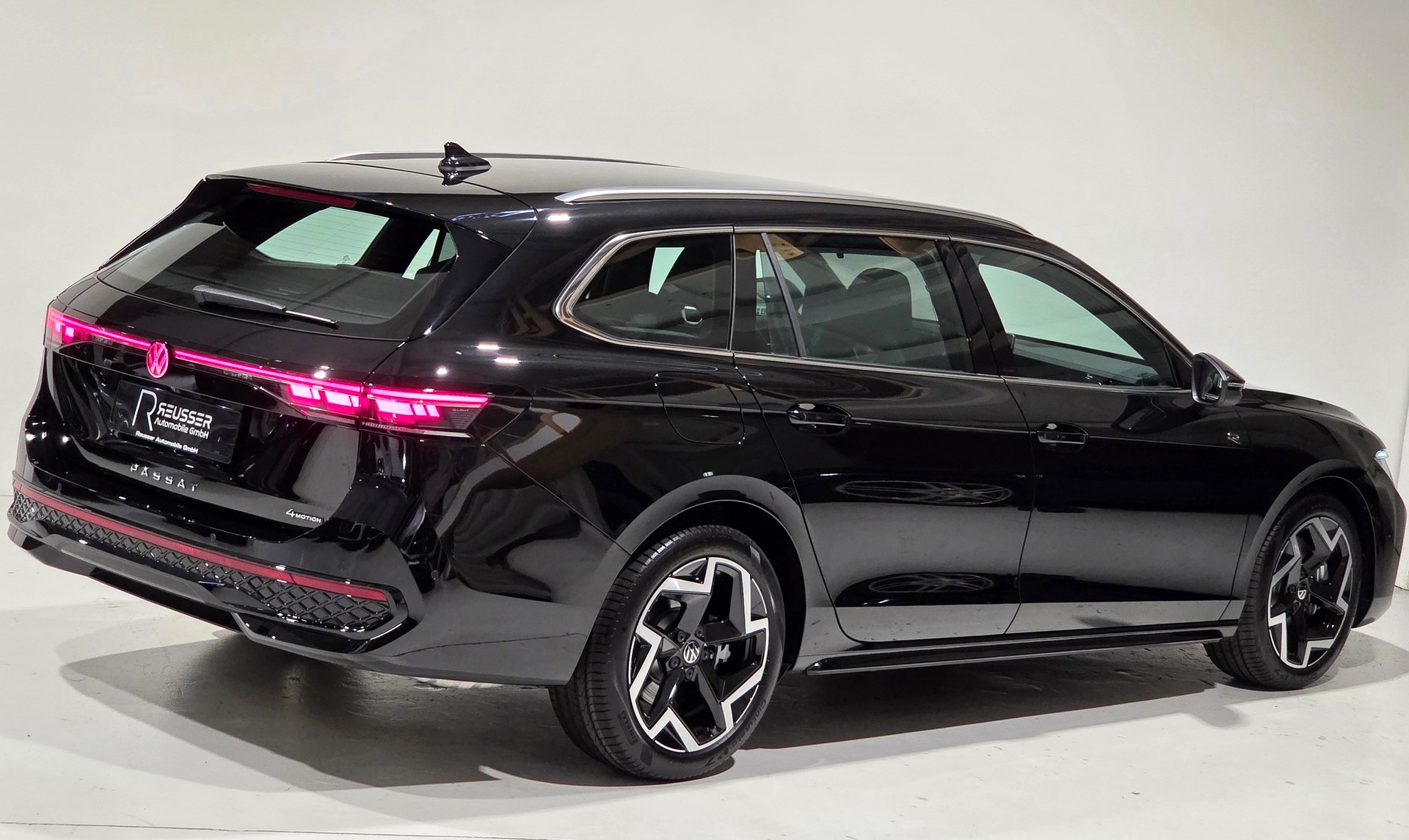 VW Passat Variant 2.0 TSI evo4 R-Line 4 Motion DSG, Werksgarantie bis 07.2030-image-29