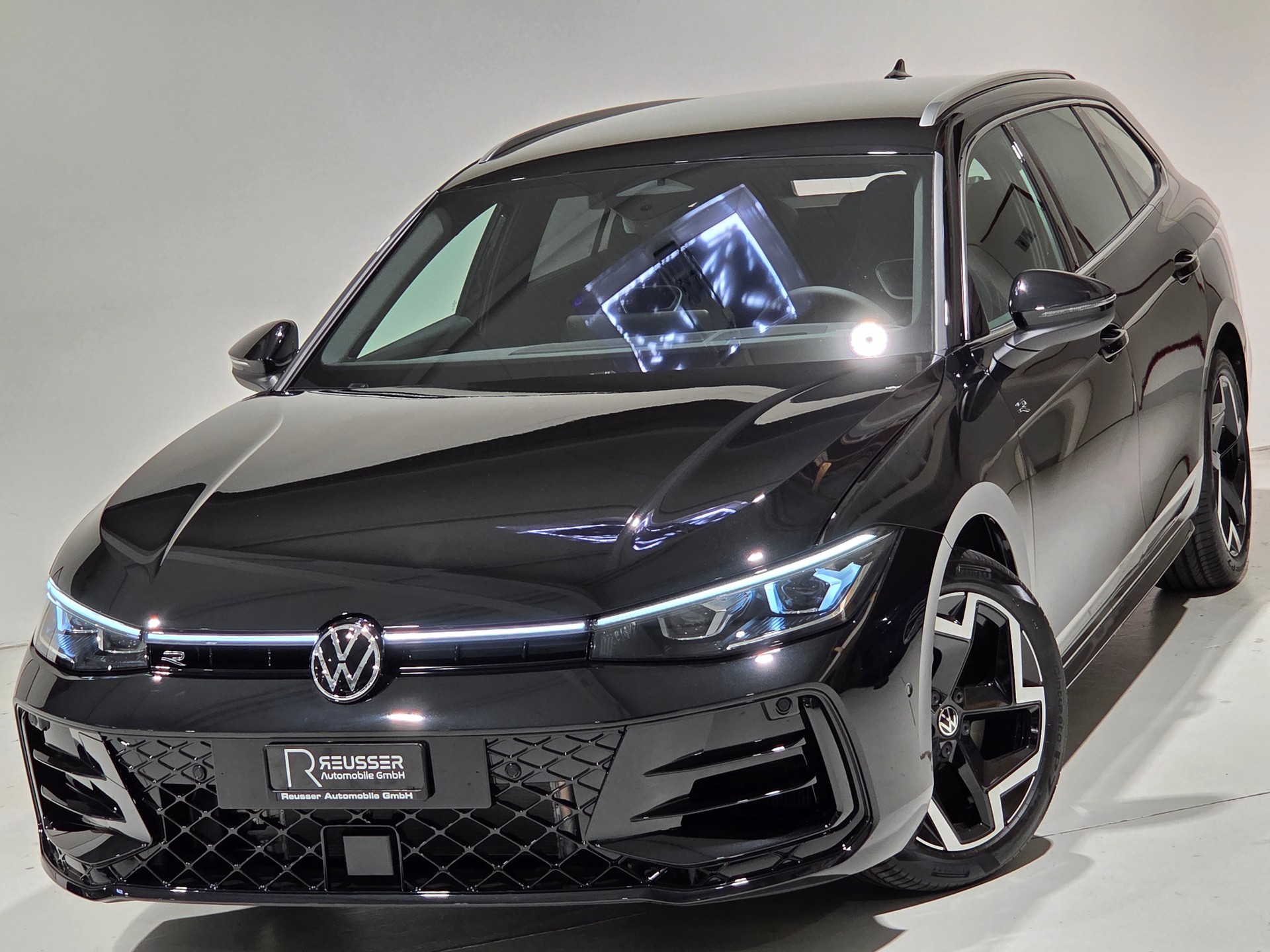 VW Passat Variant 2.0 TSI evo4 R-Line 4 Motion DSG, Werksgarantie bis 07.2030-image-0