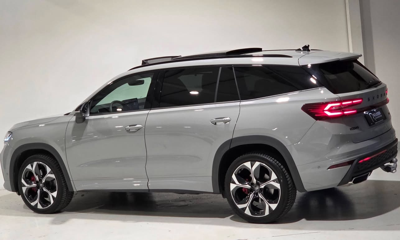 SKODA Kodiaq 2.0 TSI RS 4x4 7-Plätzer-image-2