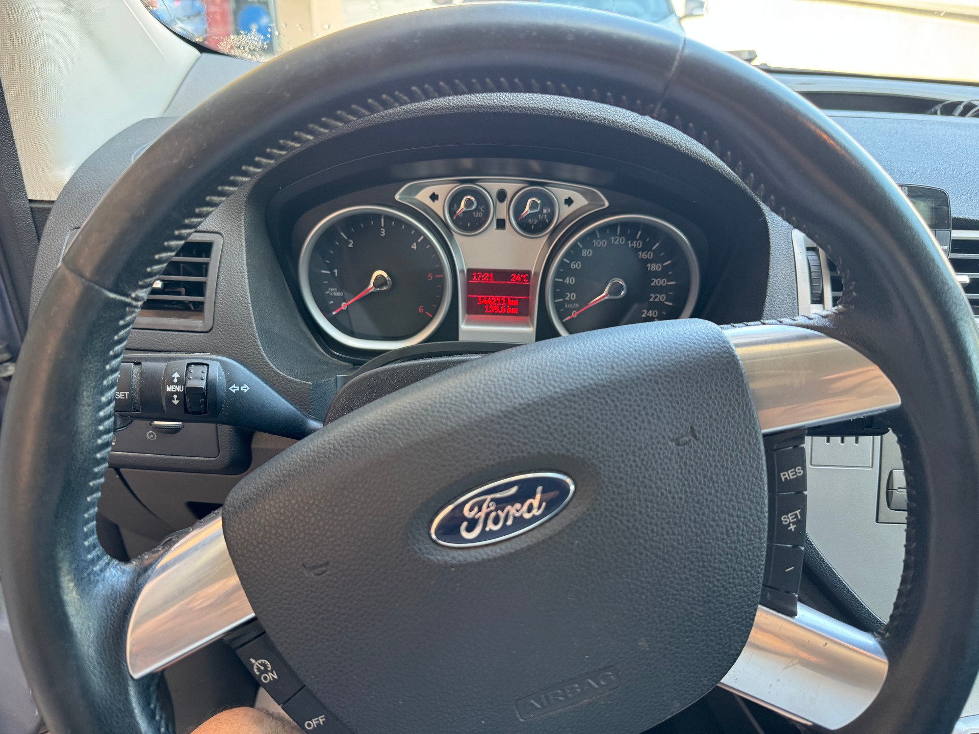 FORD Kuga 2.0 TDCi Titanium 4WD-image-9