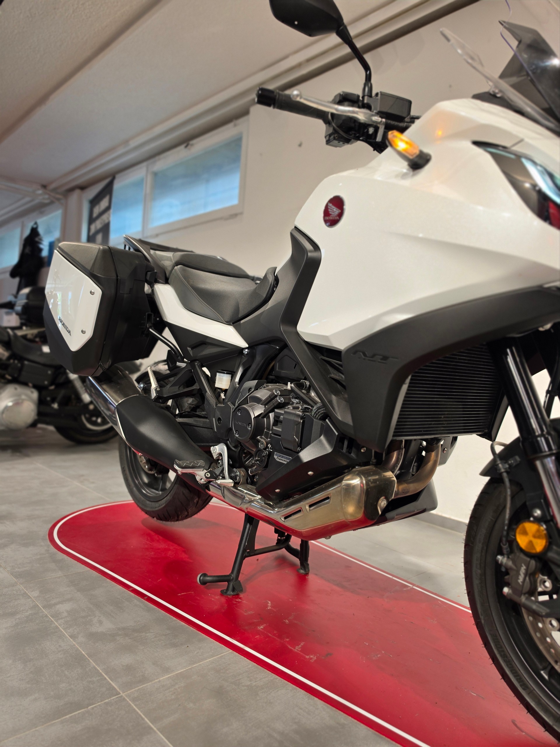 HONDA NT 1100 DCT-showroom-element-3