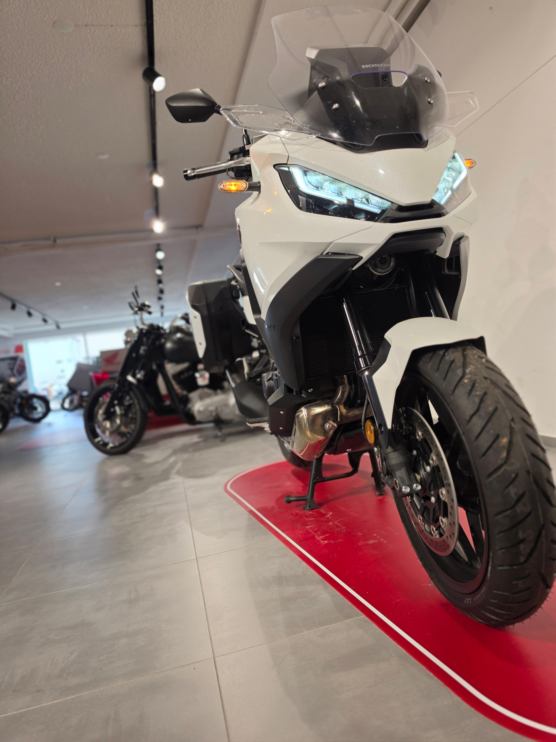 HONDA NT 1100 DCT-showroom-element-2