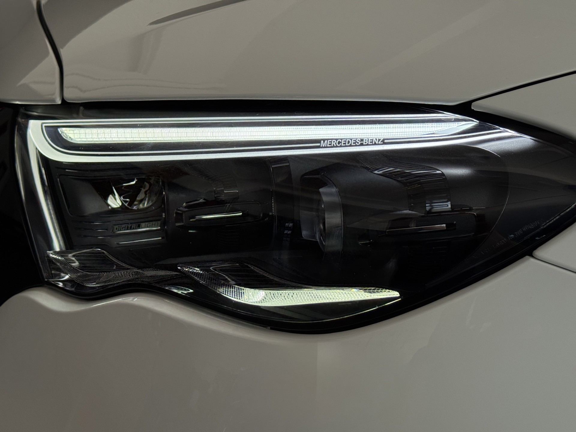 MERCEDES-BENZ E 220 d 9G-Tronic AVANTGARDE Advanced Plus "Pano-DIGITAL LIGHT-360°Kamera"-image-9