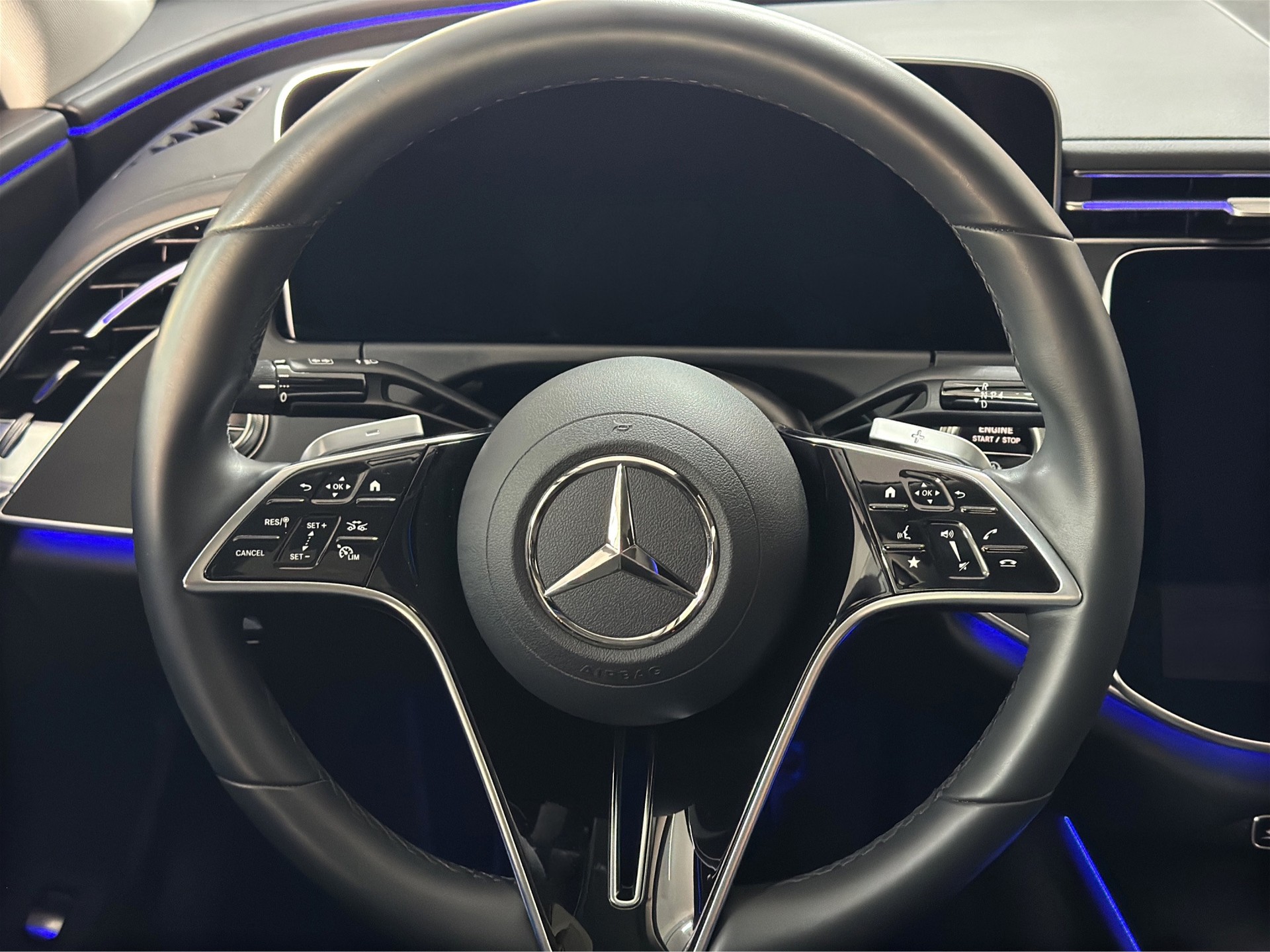 MERCEDES-BENZ E 220 d 9G-Tronic AVANTGARDE Advanced Plus "Pano-DIGITAL LIGHT-360°Kamera"-image-16