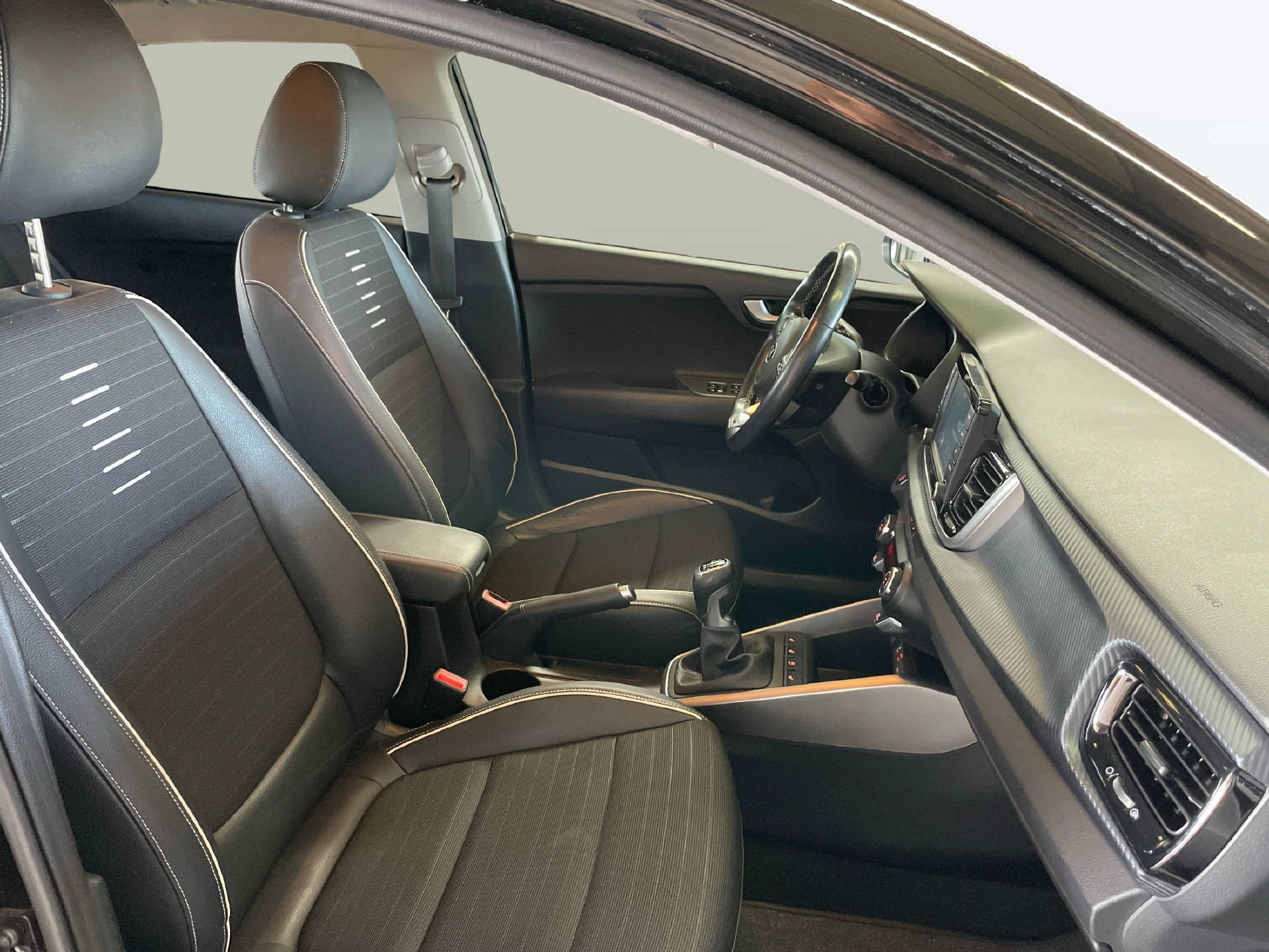 KIA Rio 1.0 T-GDi GT-Line-image-8