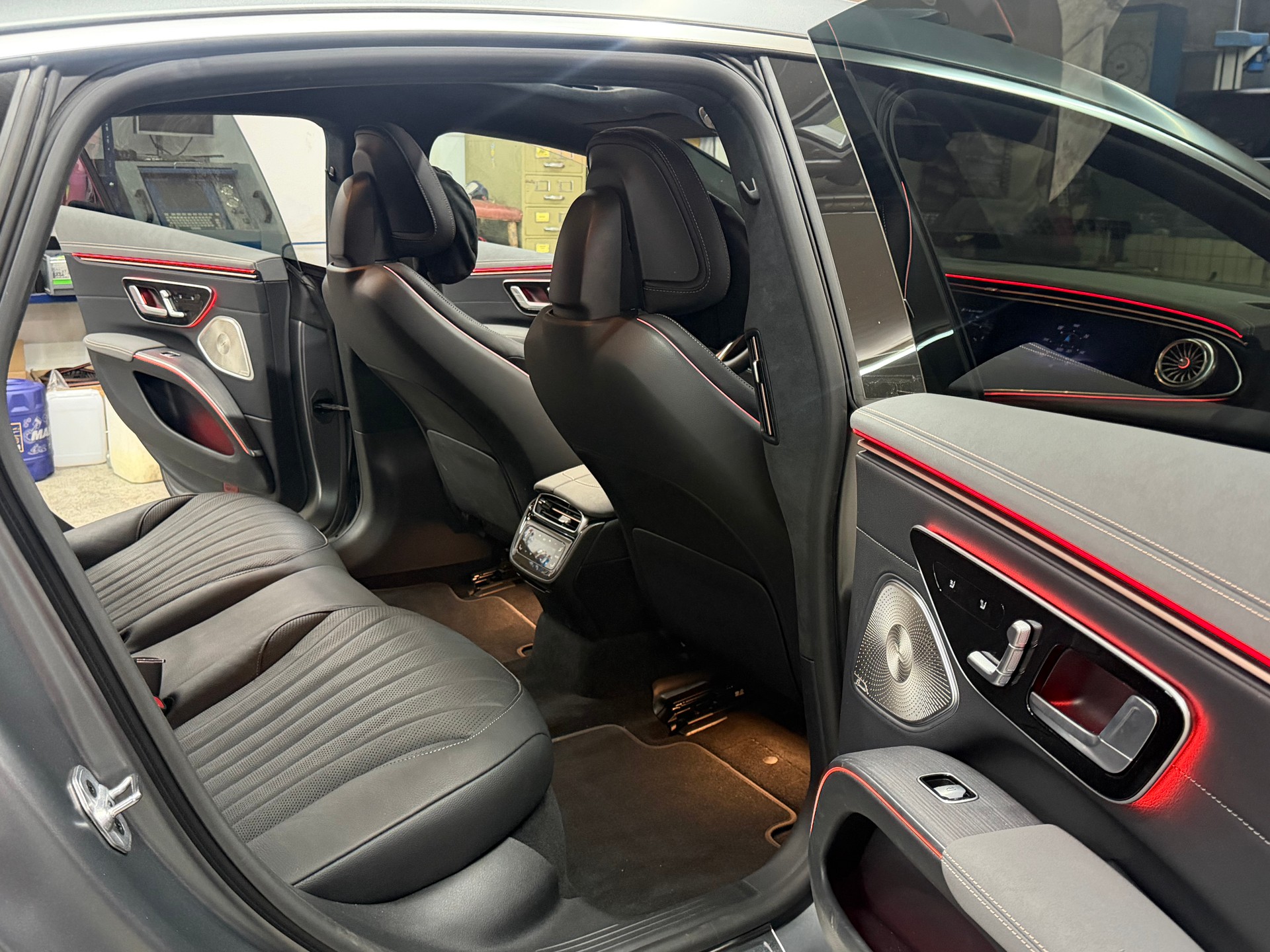 MERCEDES-BENZ EQS 580 4Matic Electric Art Line-image-10