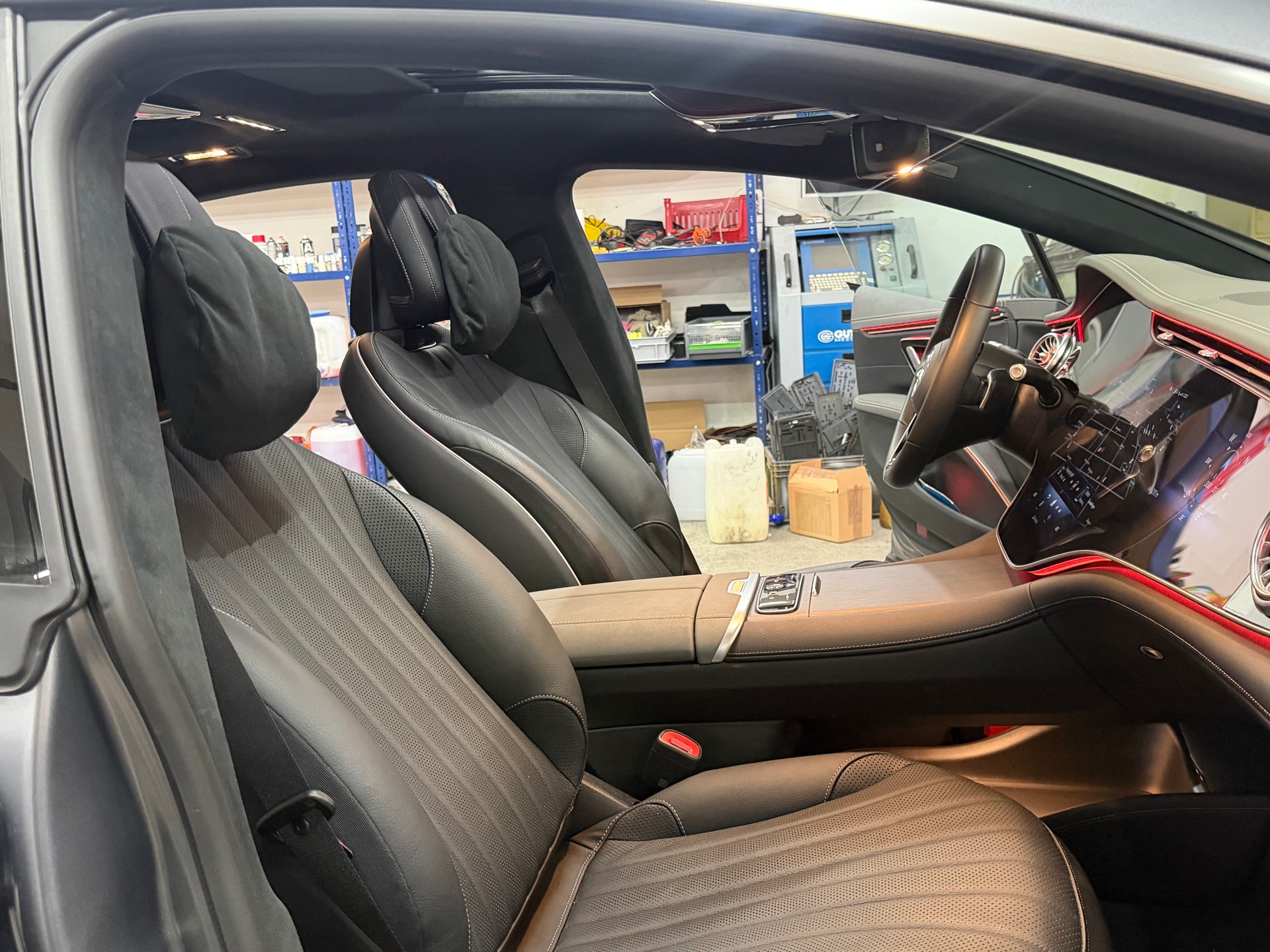 MERCEDES-BENZ EQS 580 4Matic Electric Art Line-image-9