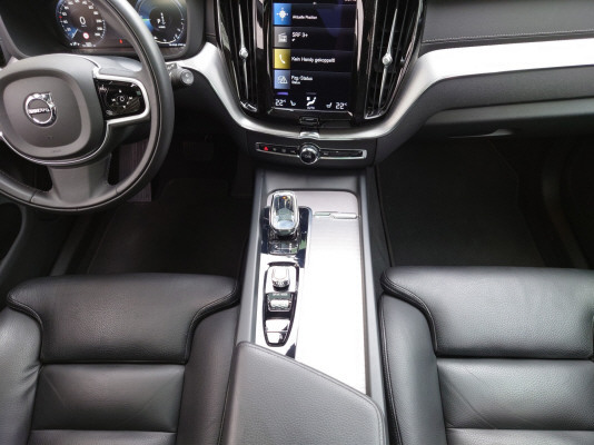 VOLVO XC60 T6 eAWD Inscription-image-5