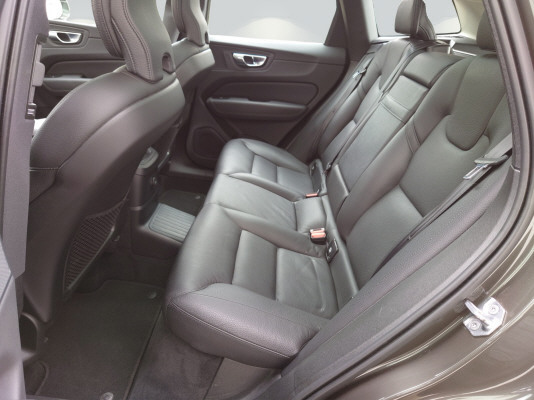 VOLVO XC60 T6 eAWD Inscription-image-9