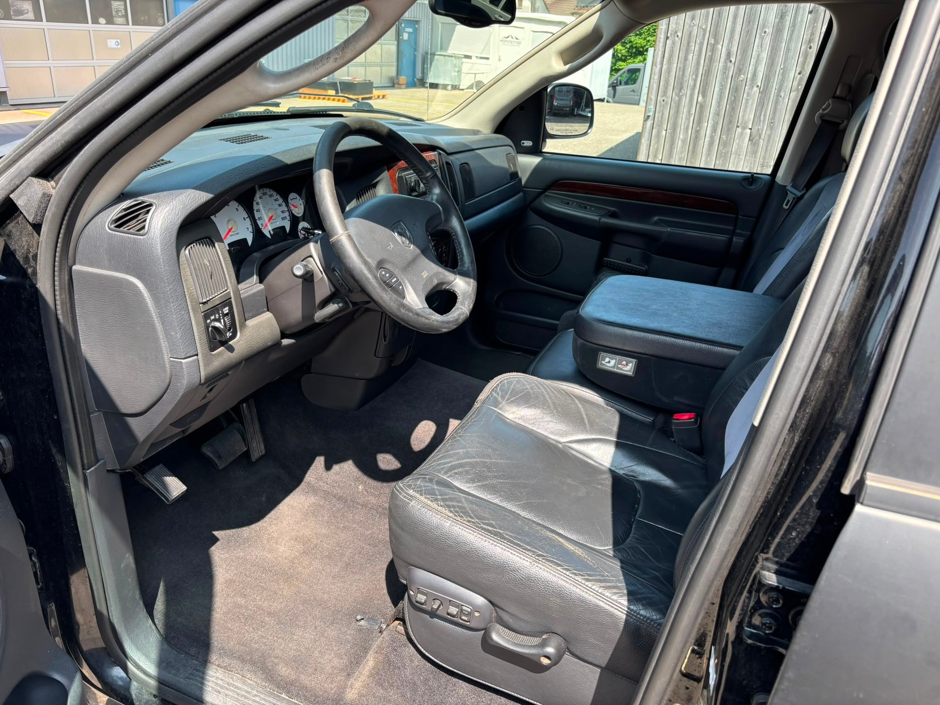 DODGE Ram 1500 Hemi-image-5