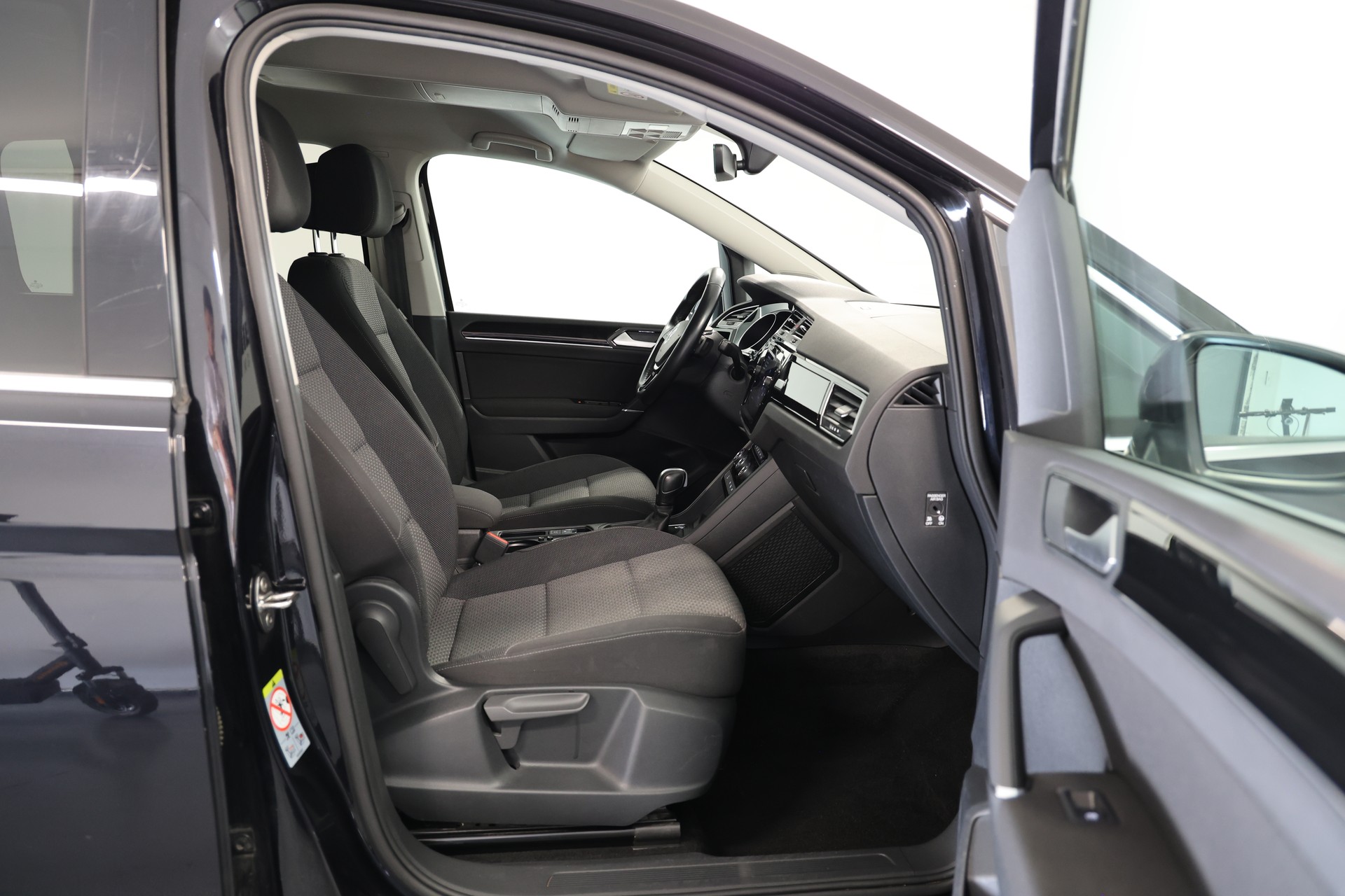 VW Touran 2.0 TDI SCR Comfortline DSG *7-Sitzer*-image-11