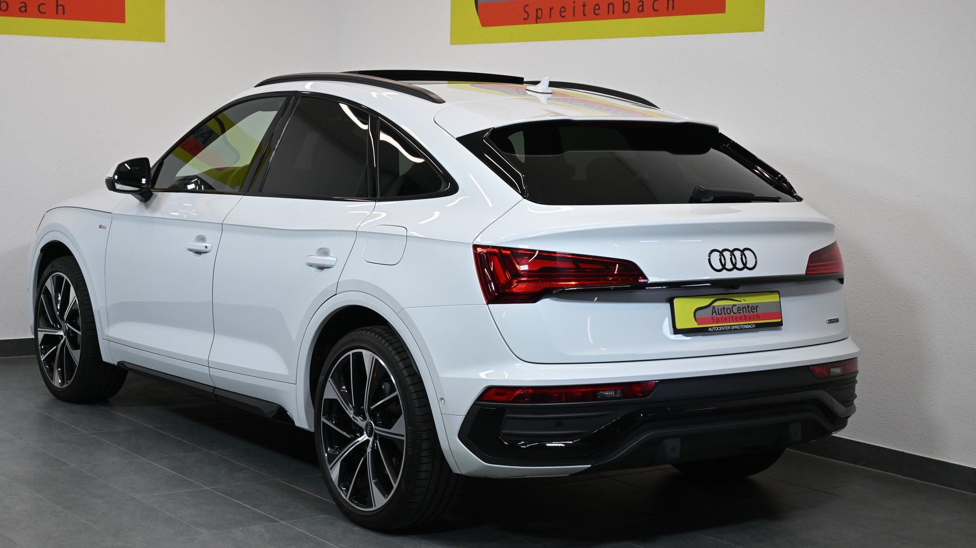AUDI Q5 50 TFSI e PHEV S line quattro S-tronic-image-14