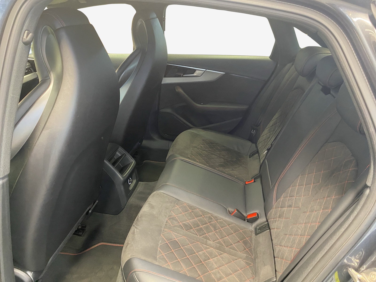 AUDI A4 Limousine 45 TFSI S line S-tronic quattro-image-11