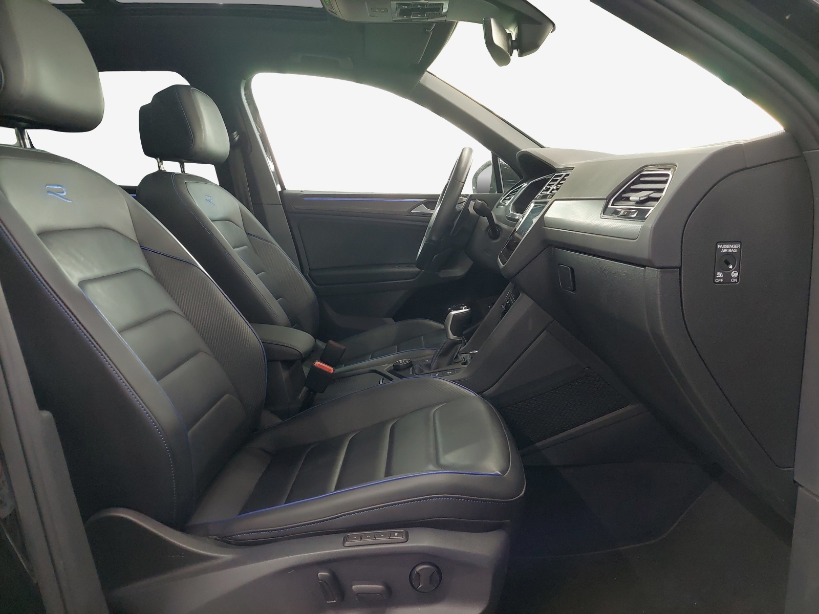 VW Tiguan 2.0TSI R 4Motion DSG-image-14