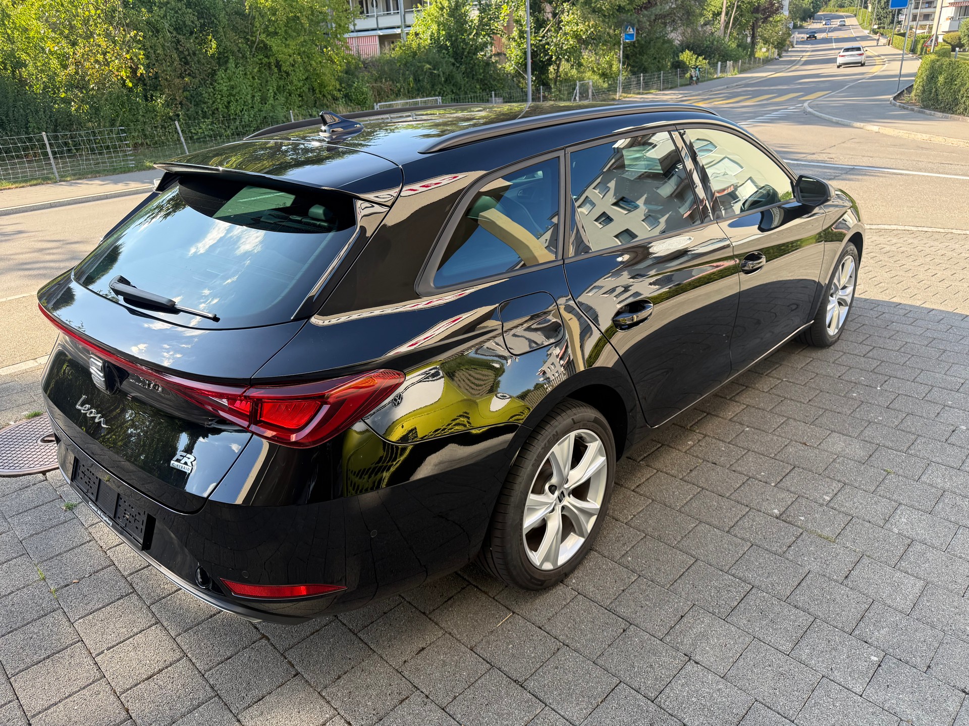 SEAT Leon ST 1.5 eHybrid pHEV DSG FR-image-10
