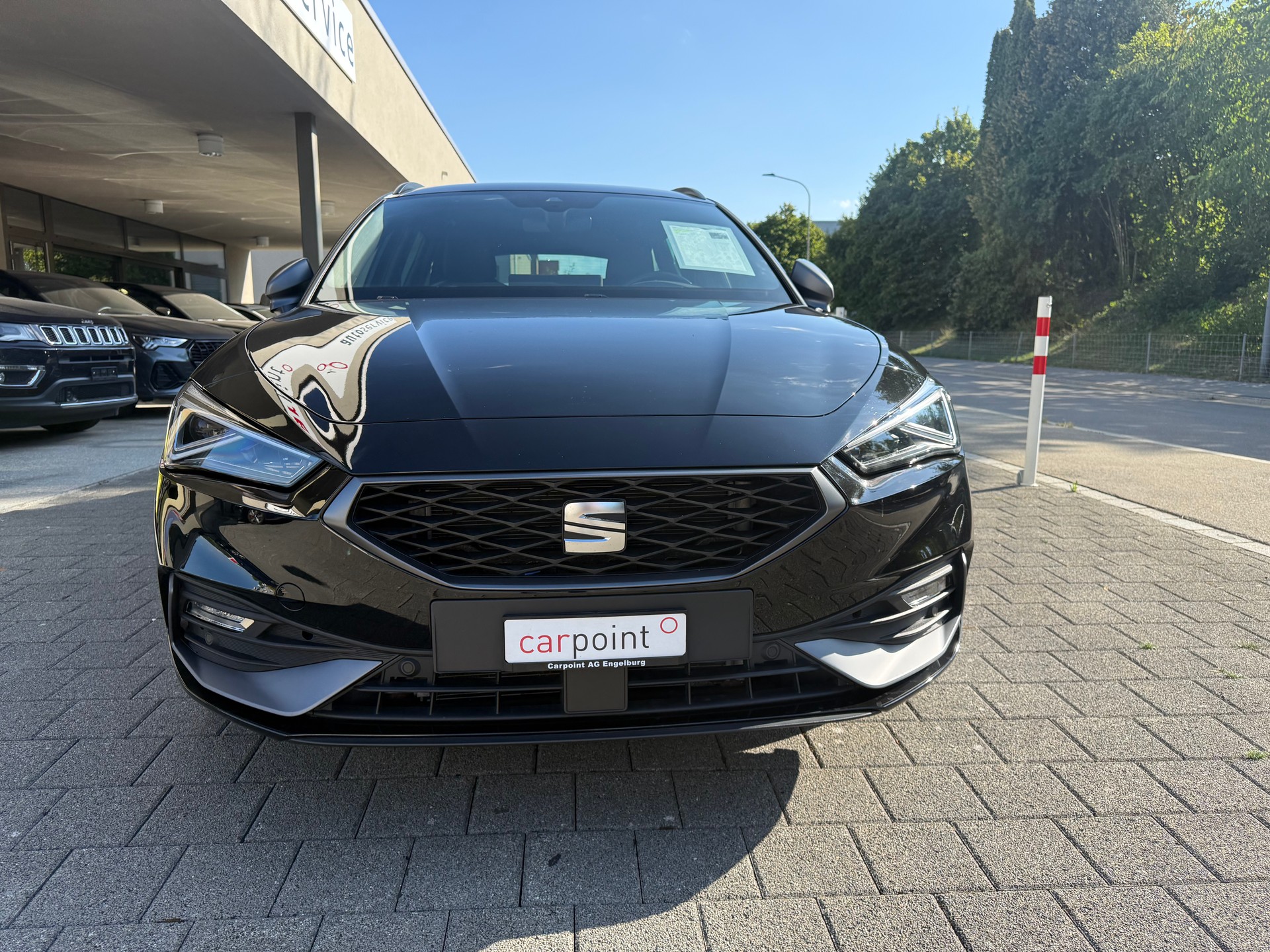 SEAT Leon ST 1.5 eHybrid pHEV DSG FR-image-1