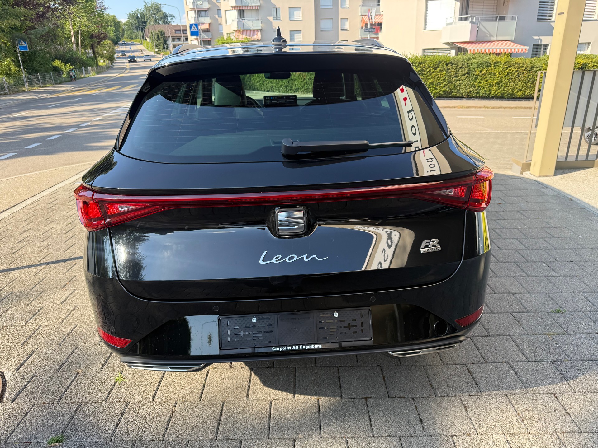 SEAT Leon ST 1.5 eHybrid pHEV DSG FR-image-11