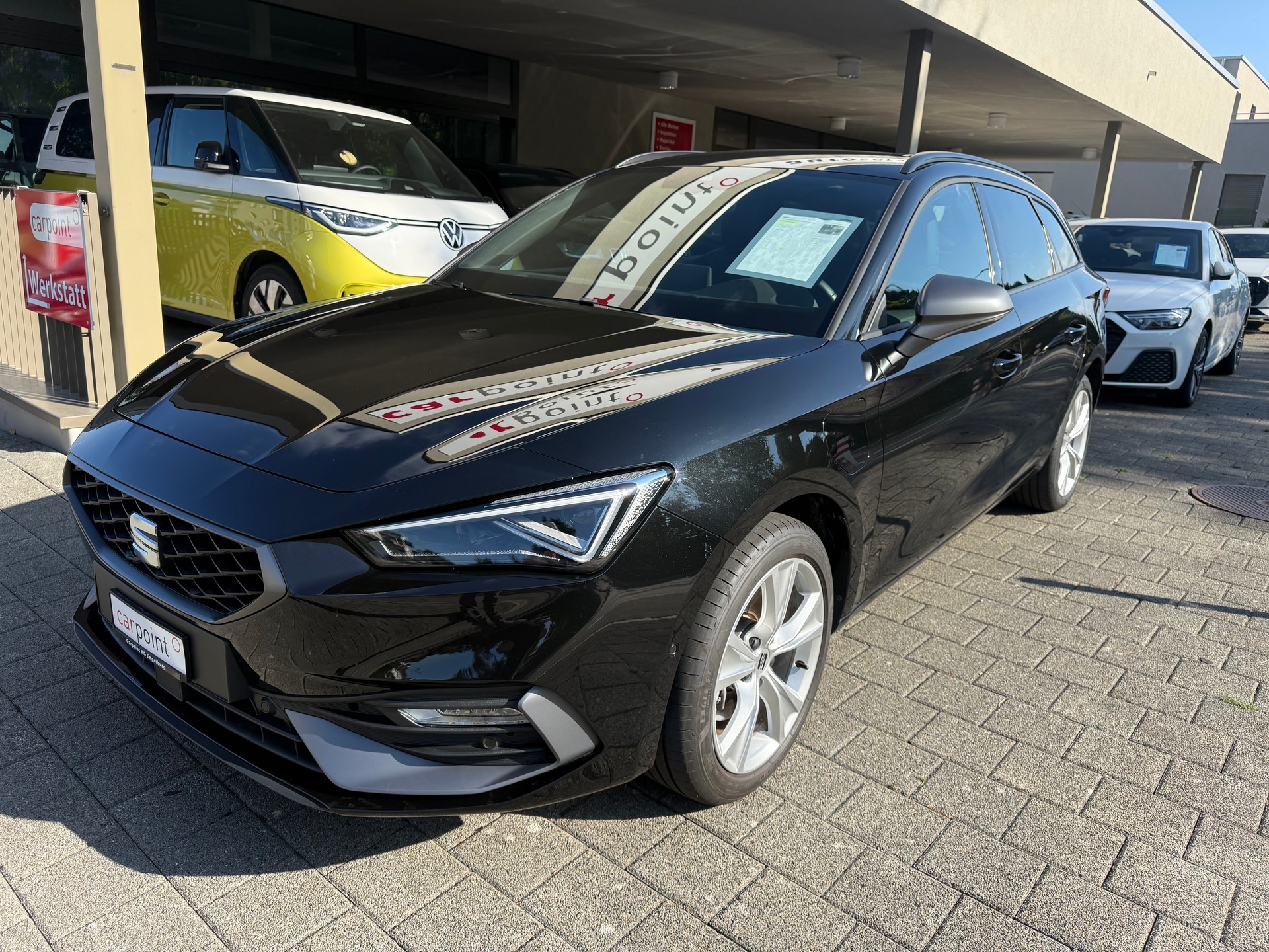 SEAT Leon ST 1.5 eHybrid pHEV DSG FR-image-0