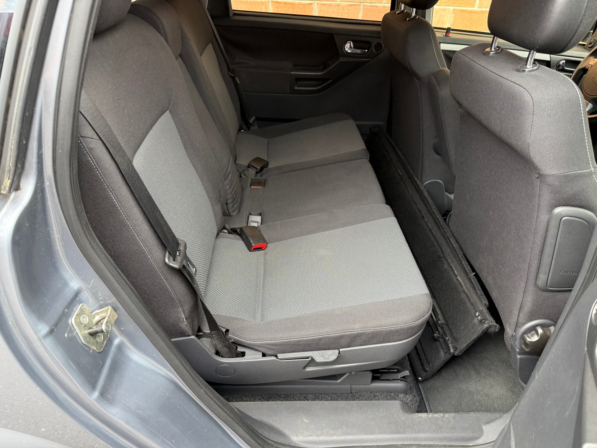 OPEL Meriva 1.8i 16V Cosmo-image-6