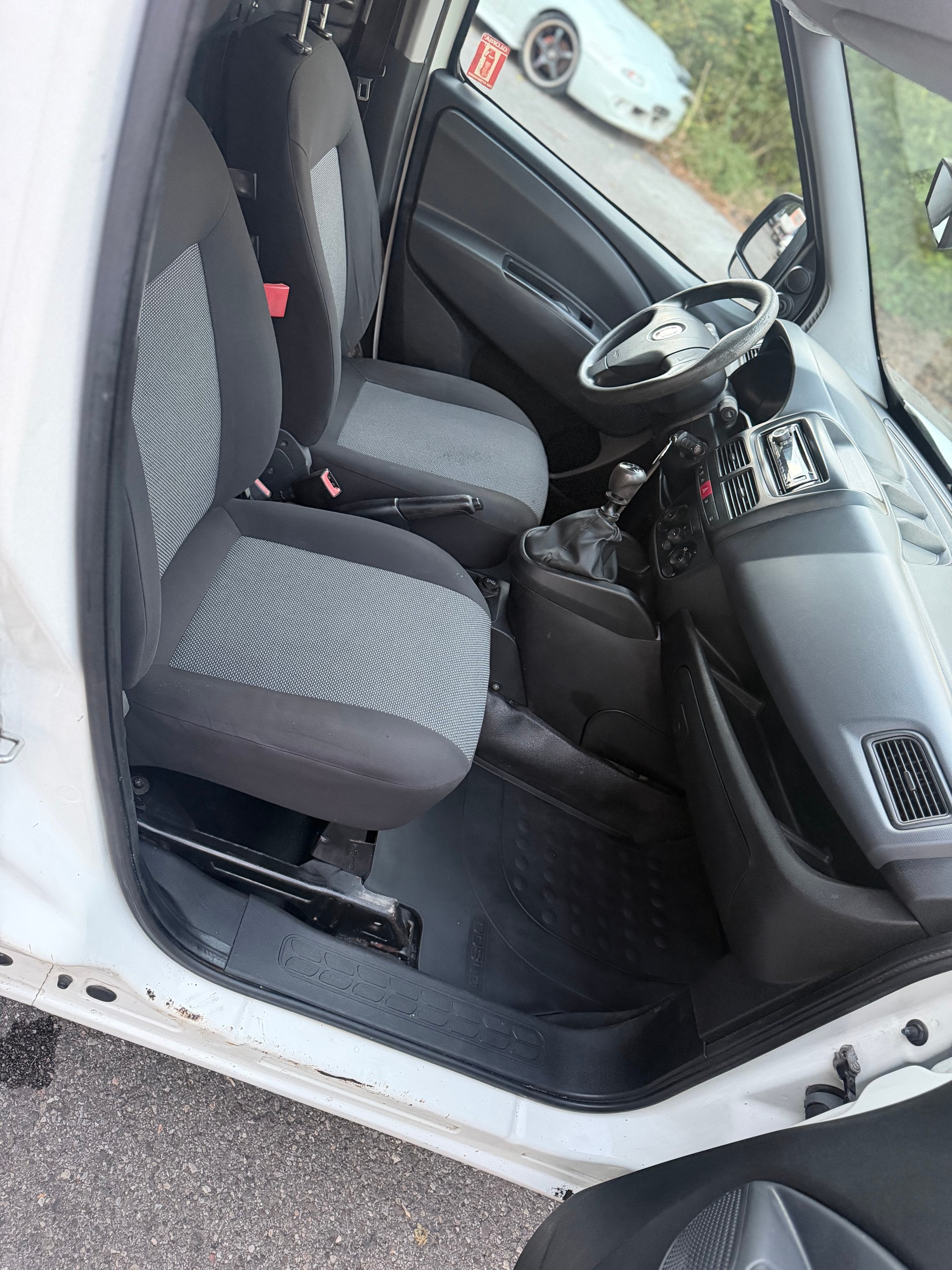 FIAT Doblò 1.4 16V Cargo Swiss-image-7