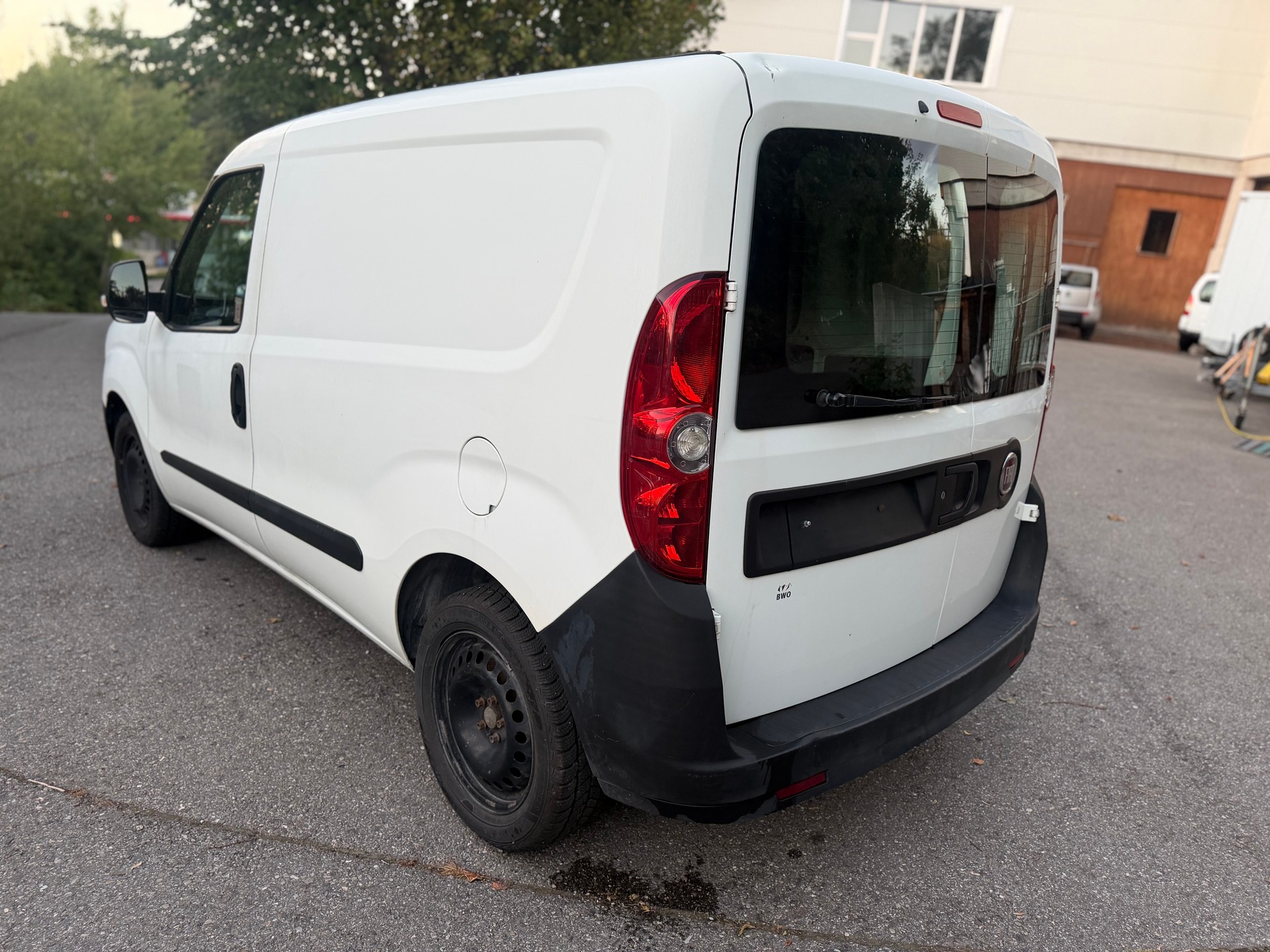 FIAT Doblò 1.4 16V Cargo Swiss-image-1