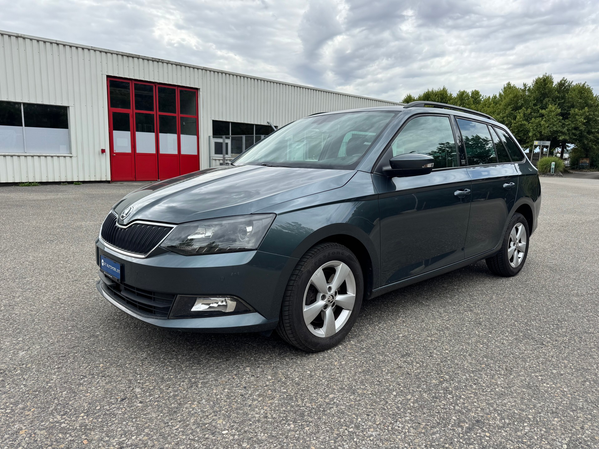SKODA Fabia 1.2 TSI Swiss Joy DSG-image-0