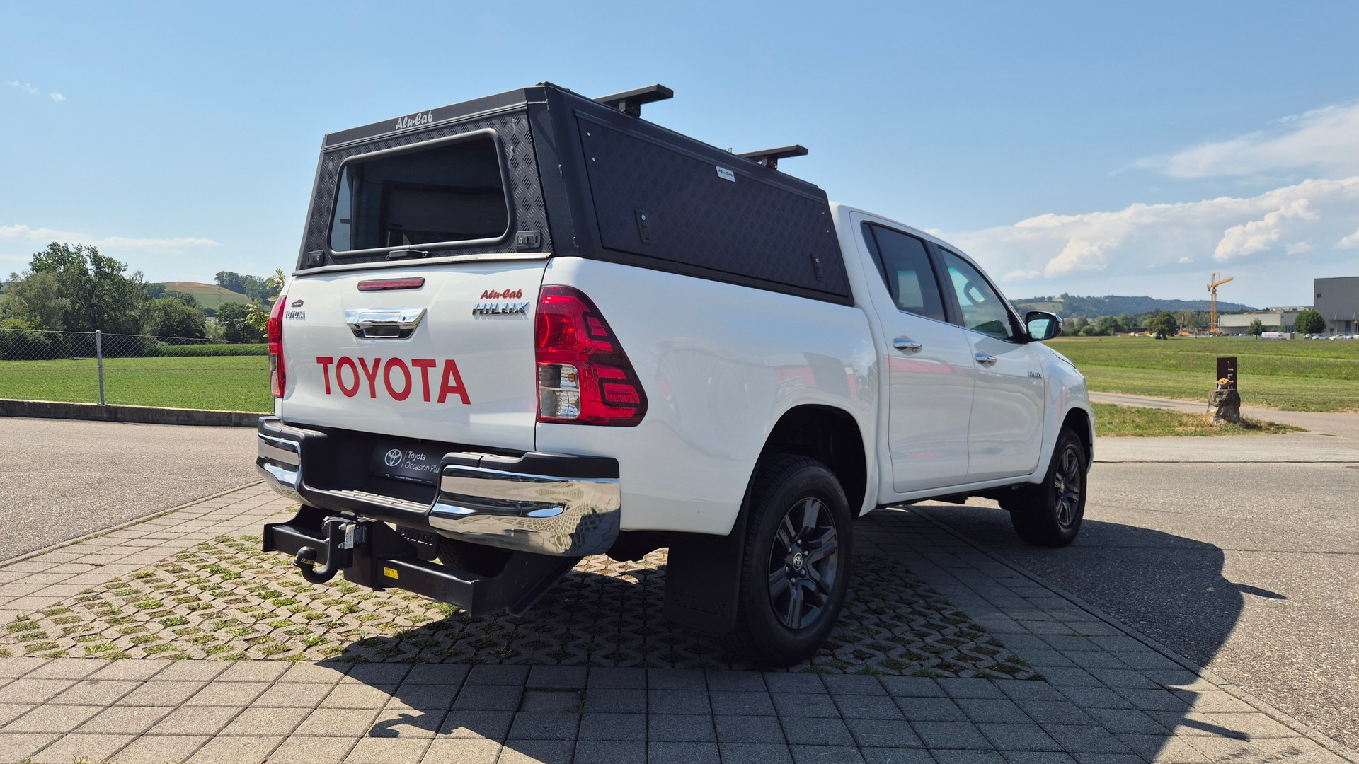 TOYOTA Hilux 2.4D-4D Style Double Cab 4x4 A-image-3