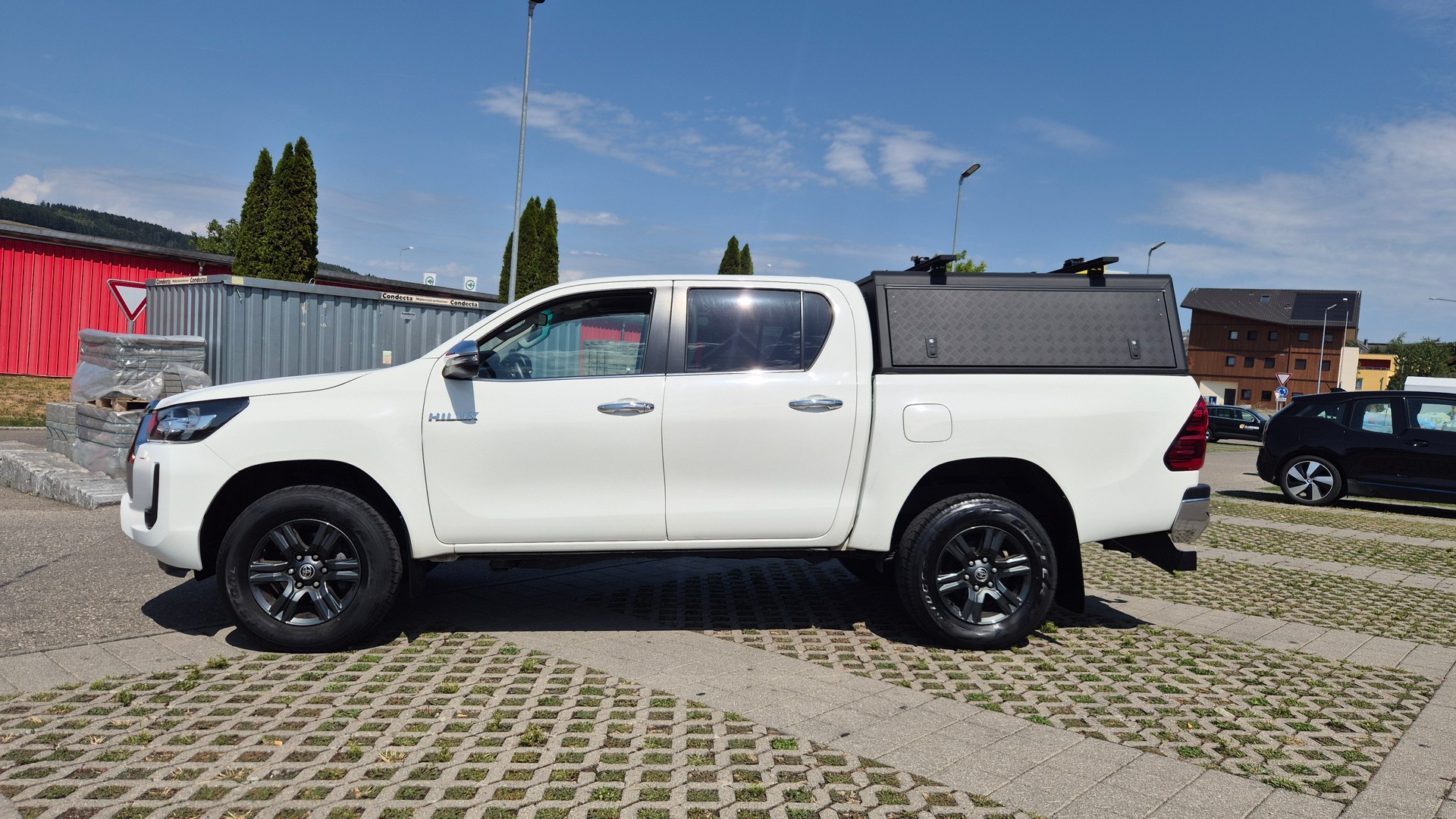 TOYOTA Hilux 2.4D-4D Style Double Cab 4x4 A-image-1