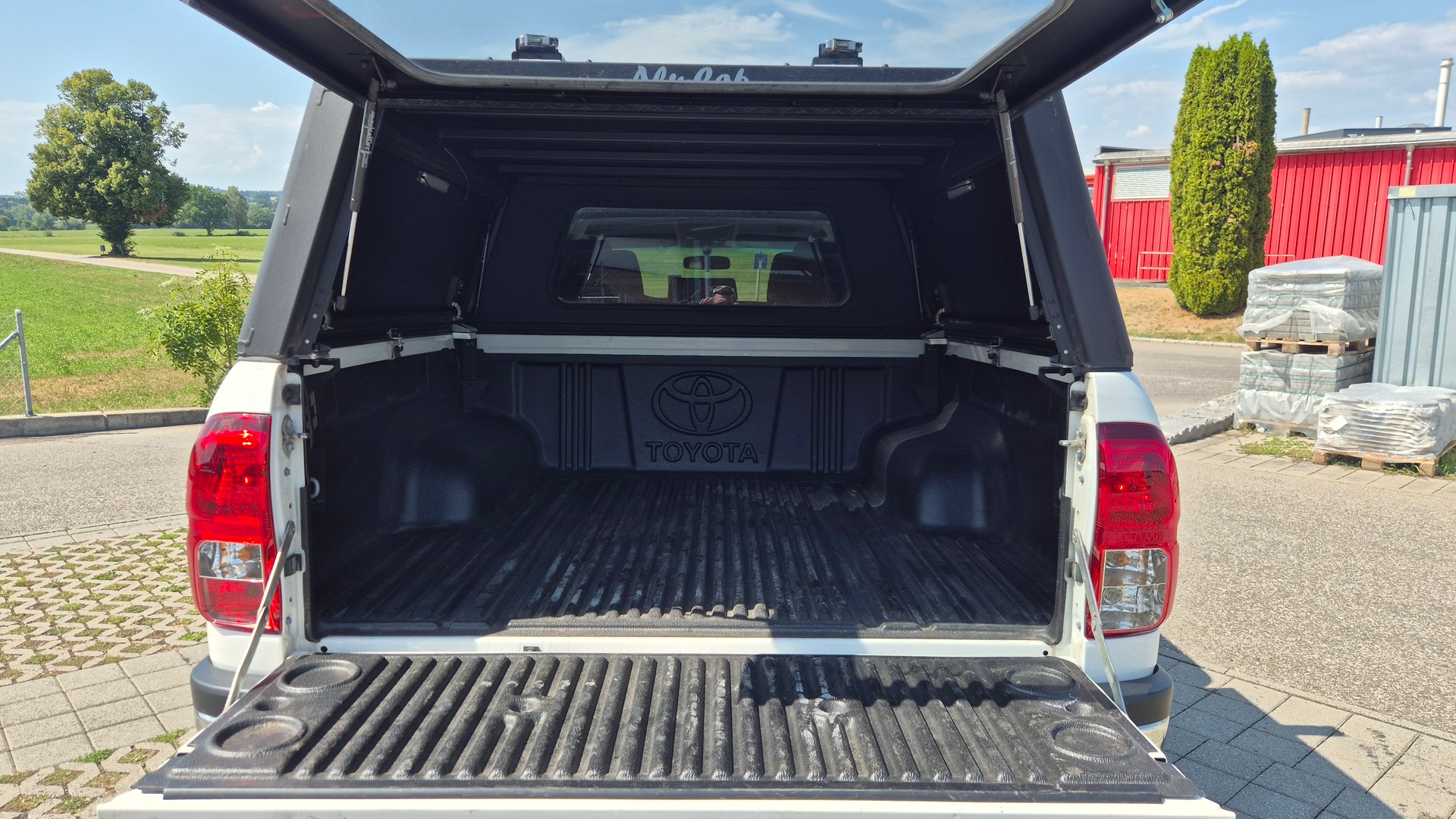 TOYOTA Hilux 2.4D-4D Style Double Cab 4x4 A-image-14