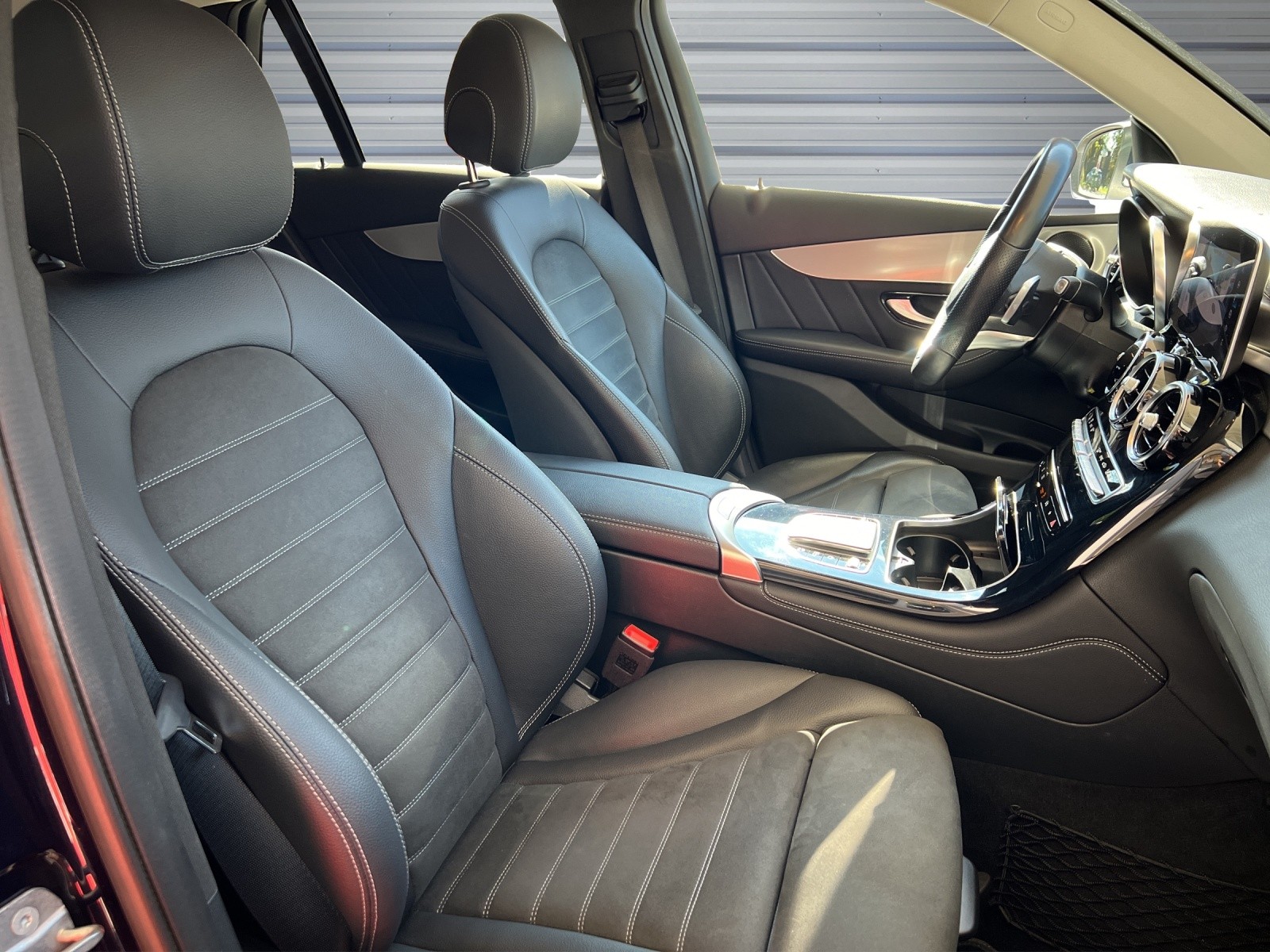 MERCEDES-BENZ GLC 300 AMG Line 4Matic 9G-Tronic-image-8