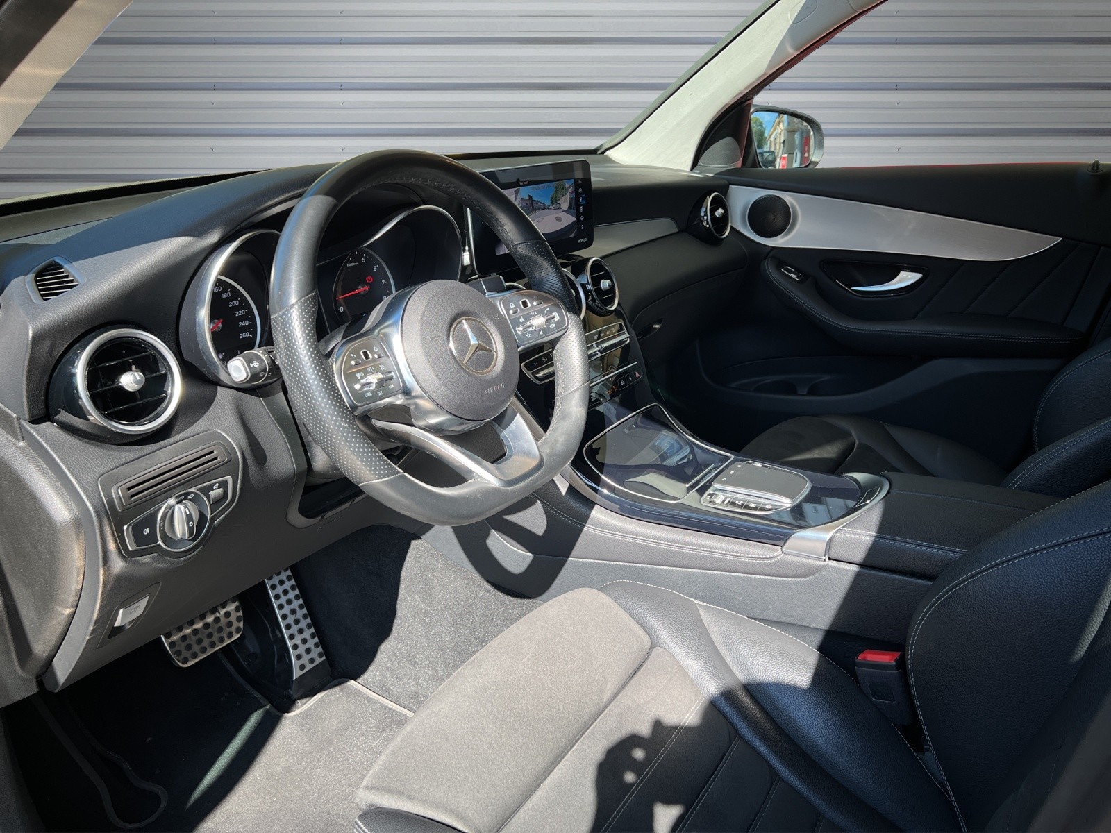 MERCEDES-BENZ GLC 300 AMG Line 4Matic 9G-Tronic-image-13