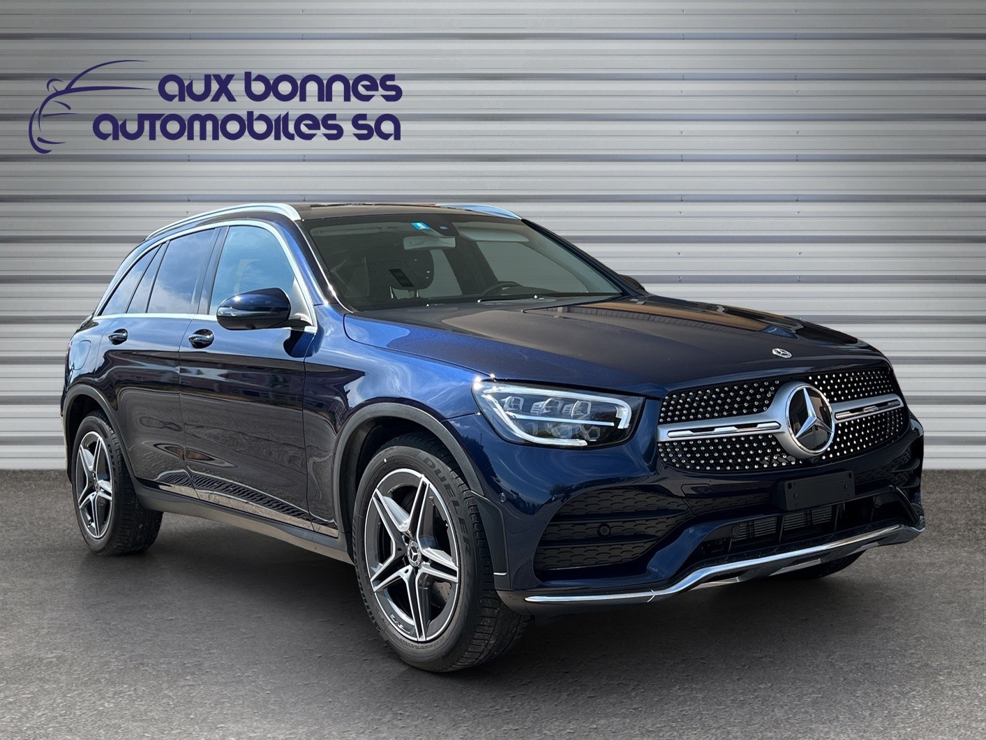 MERCEDES-BENZ GLC 300 AMG Line 4Matic 9G-Tronic-image-2