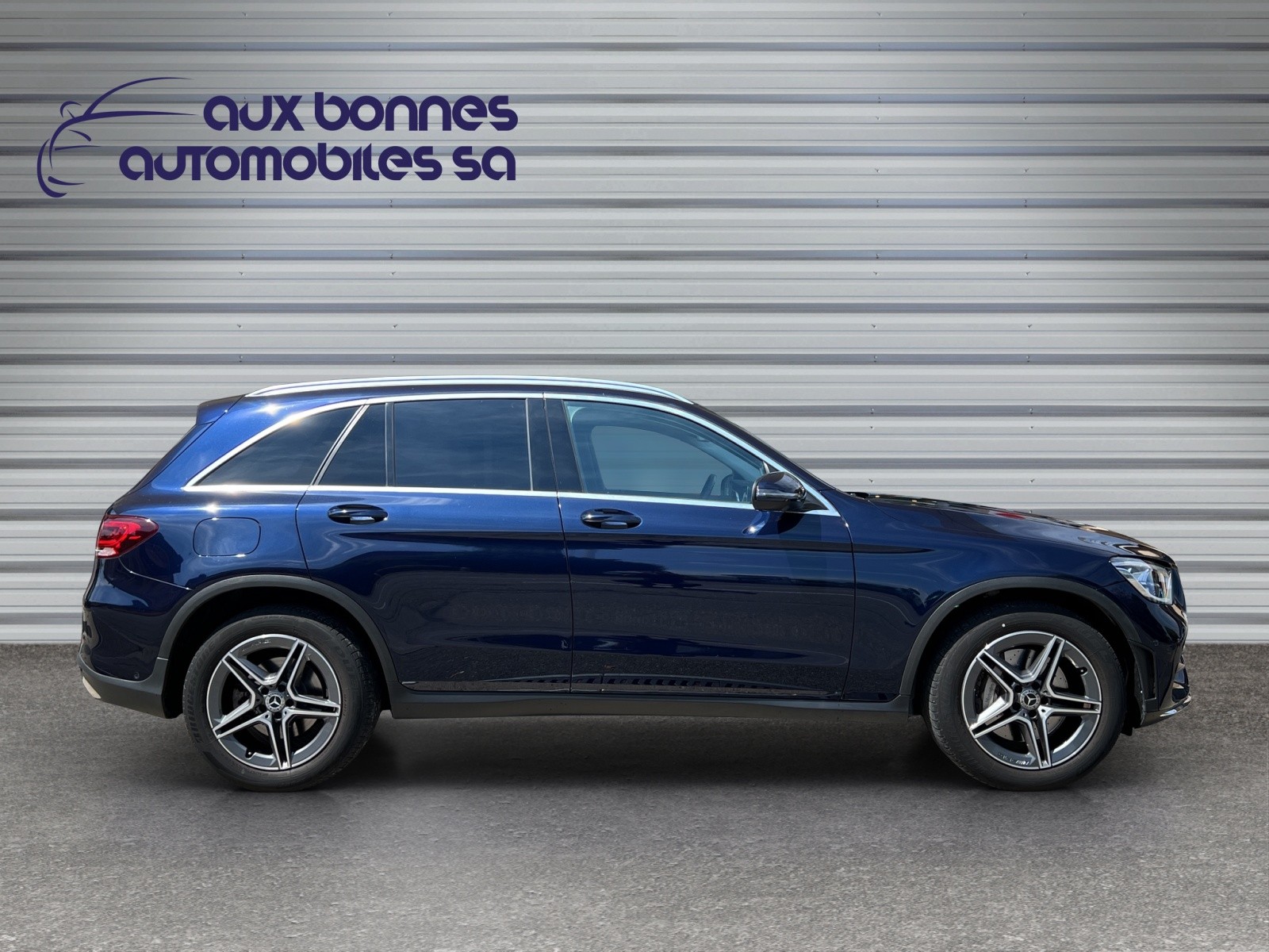 MERCEDES-BENZ GLC 300 AMG Line 4Matic 9G-Tronic-image-6