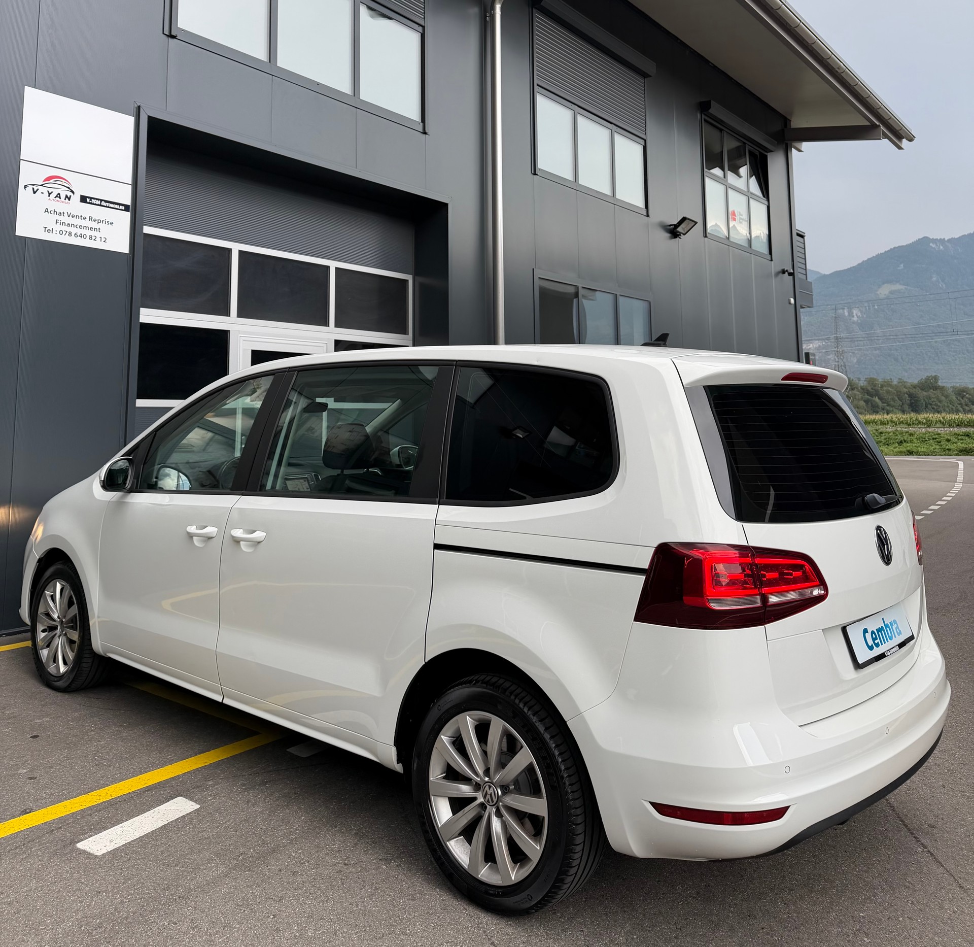 VW Sharan 2.0 TDI BMT Comfortline DSG 7Place-image-4