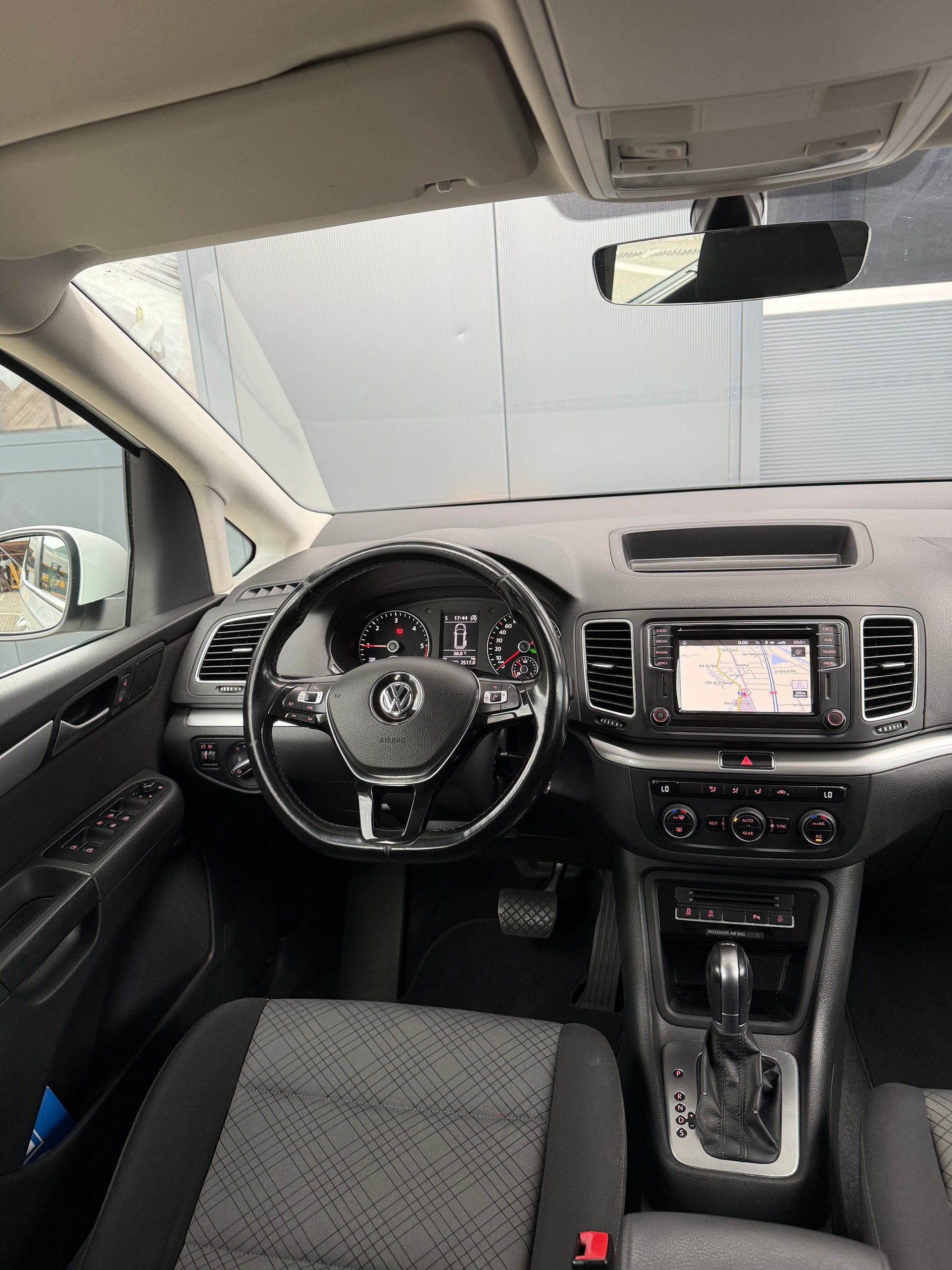 VW Sharan 2.0 TDI BMT Comfortline DSG 7Place-image-10