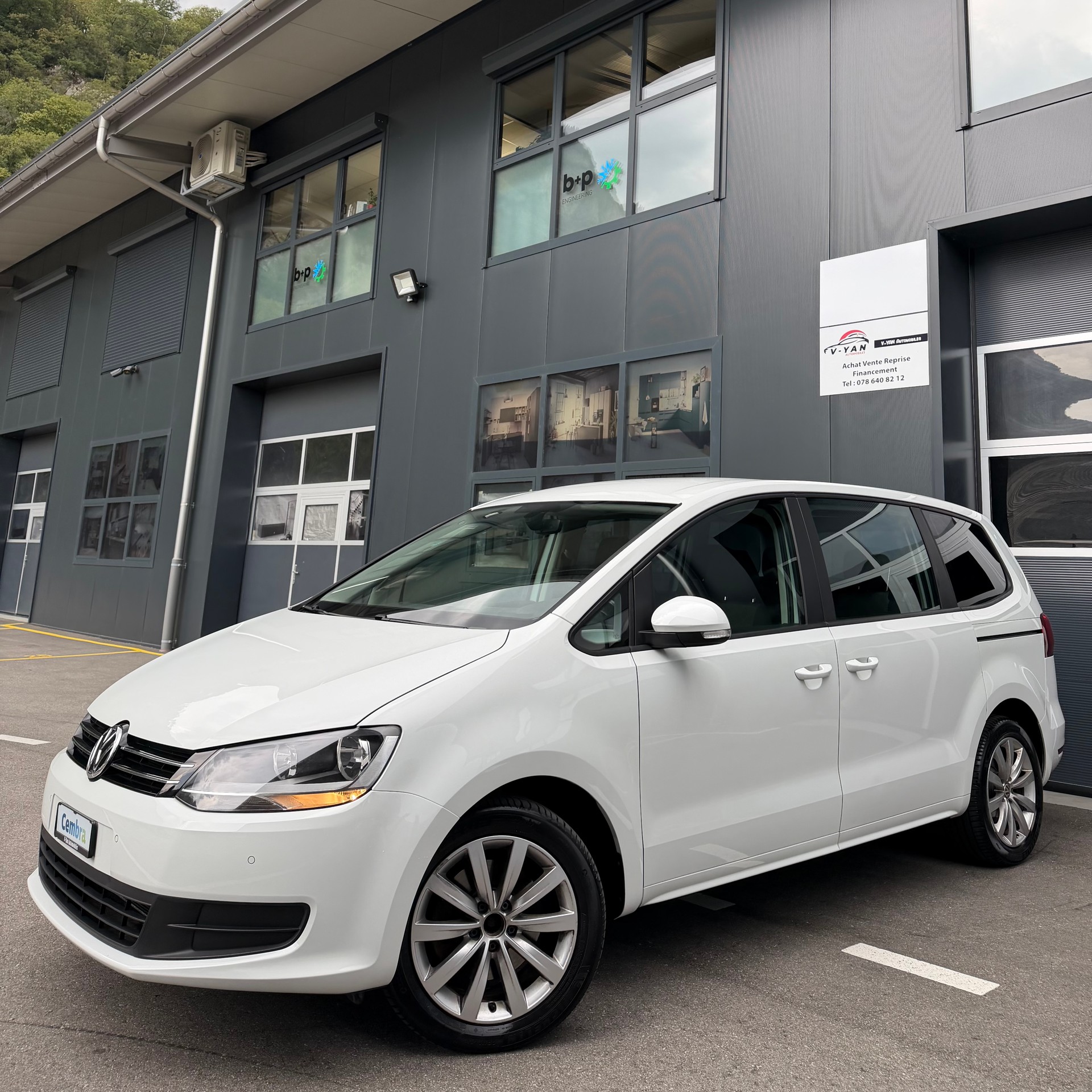 VW Sharan 2.0 TDI BMT Comfortline DSG 7Place-image-0