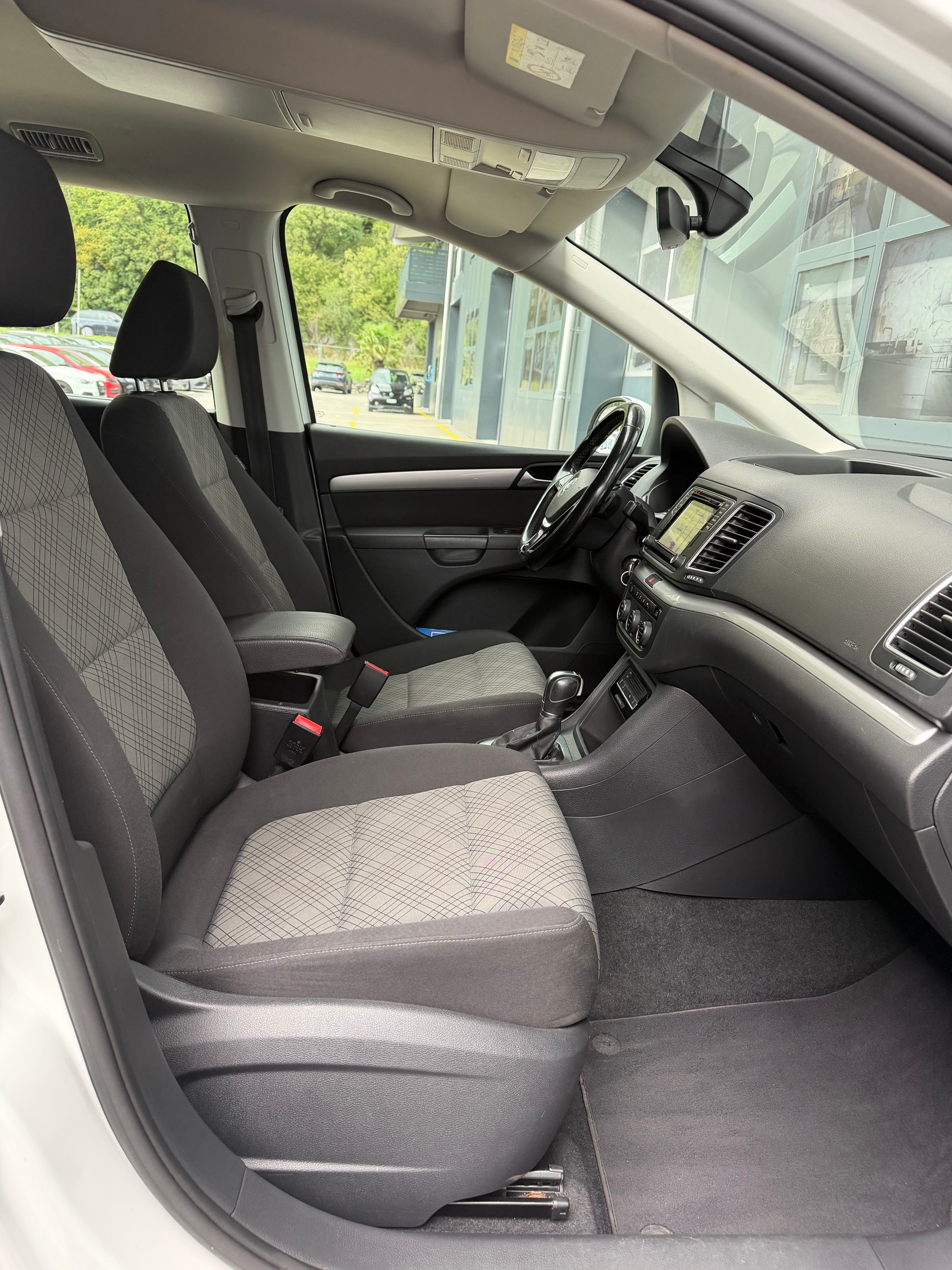 VW Sharan 2.0 TDI BMT Comfortline DSG 7Place-image-11