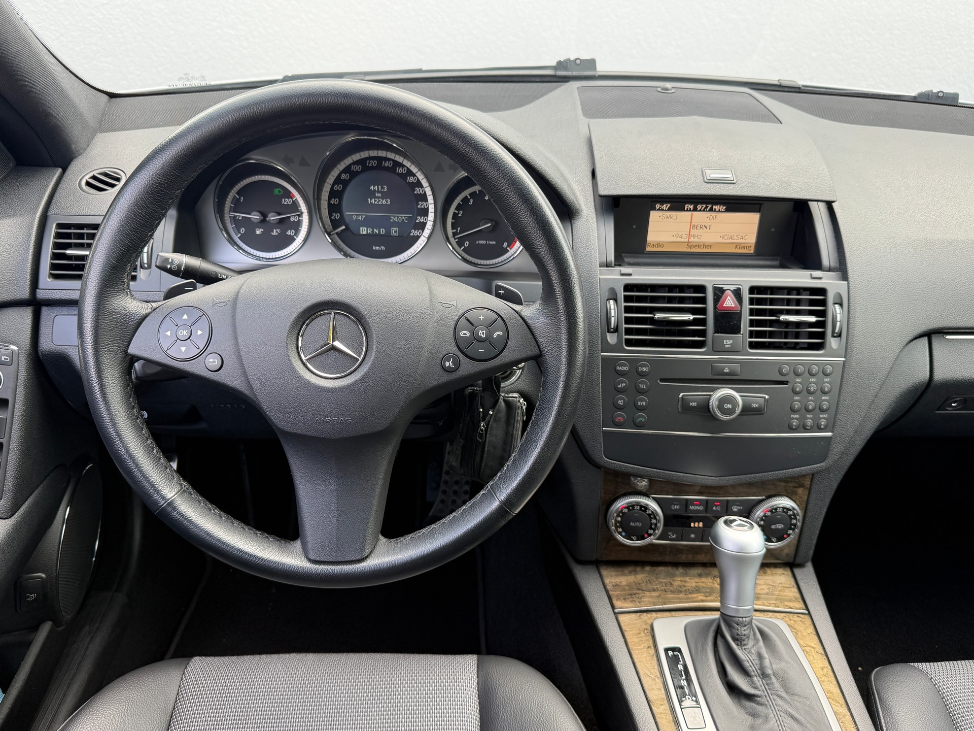 MERCEDES-BENZ C 300 (280) AMG Styling 7G-Tronic / 1.Hand / Einzelstück / Komplette Mercedes Historie-image-19