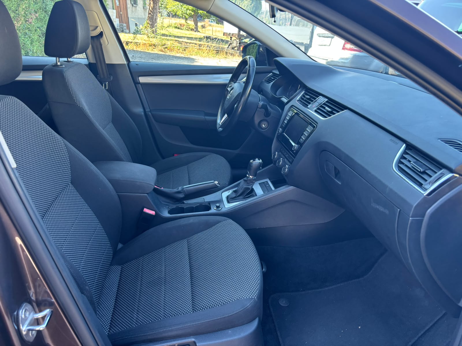 SKODA Octavia Combi 1.6 TDI Ambition DSG-image-3