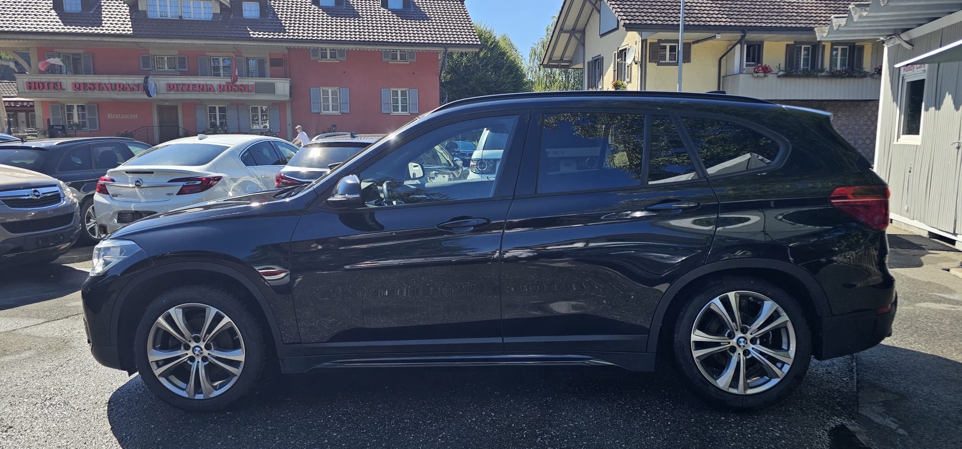 BMW X1 xDrive 18d Essential Edition Steptronic-image-3