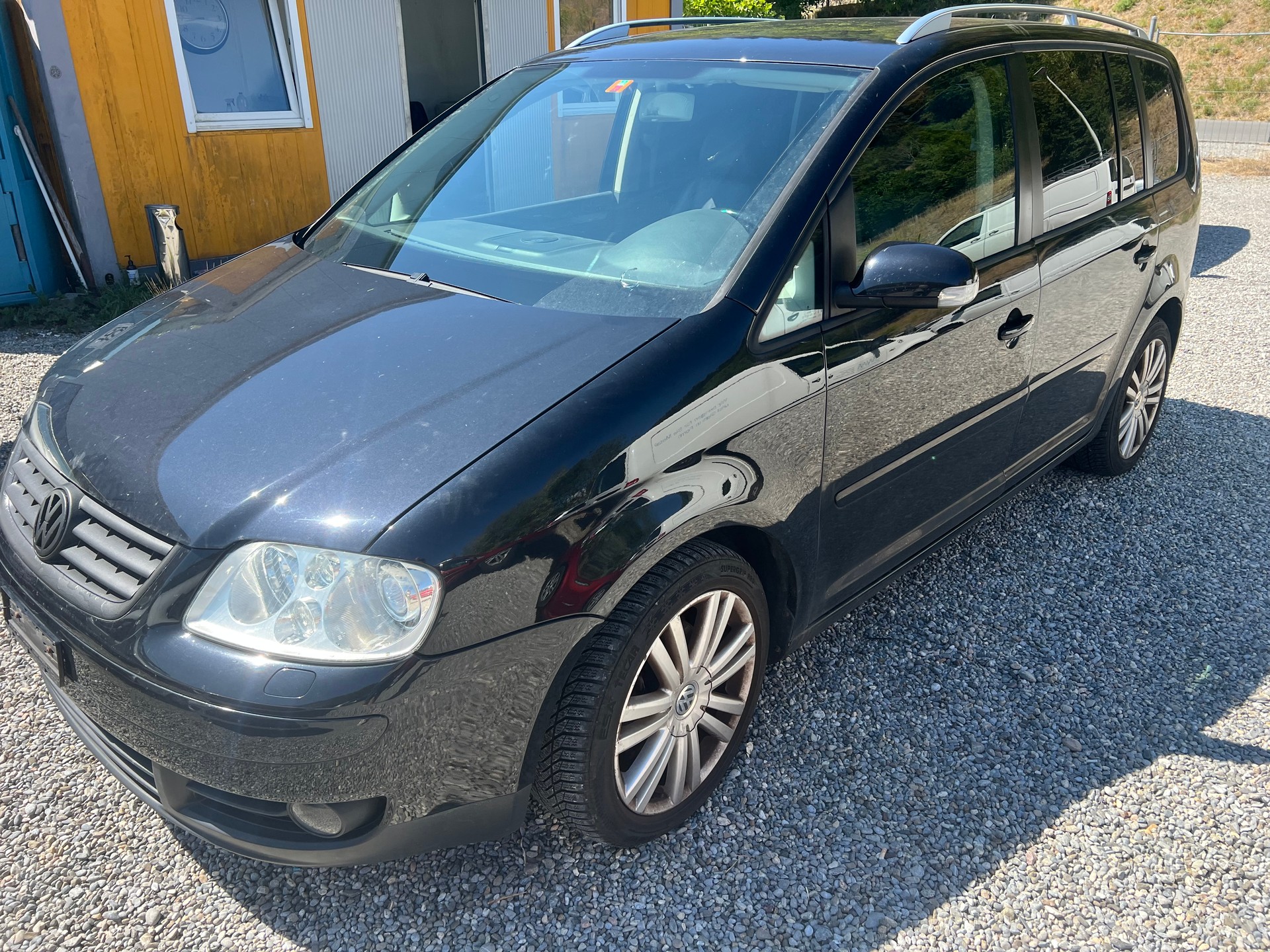 VW Touran 1.9 TDI Trendline Traveller-image-2