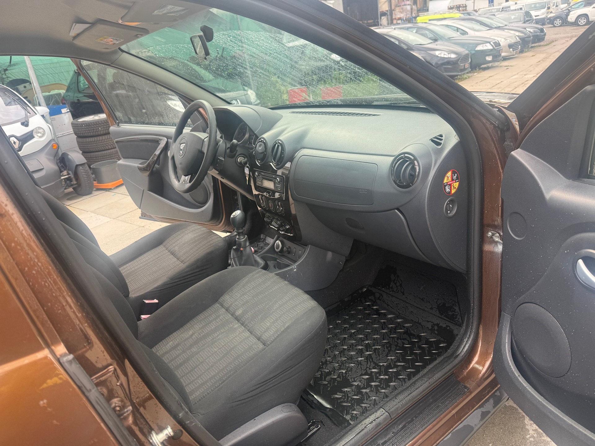 DACIA Duster 1.6 Lauréate 4x4-image-7